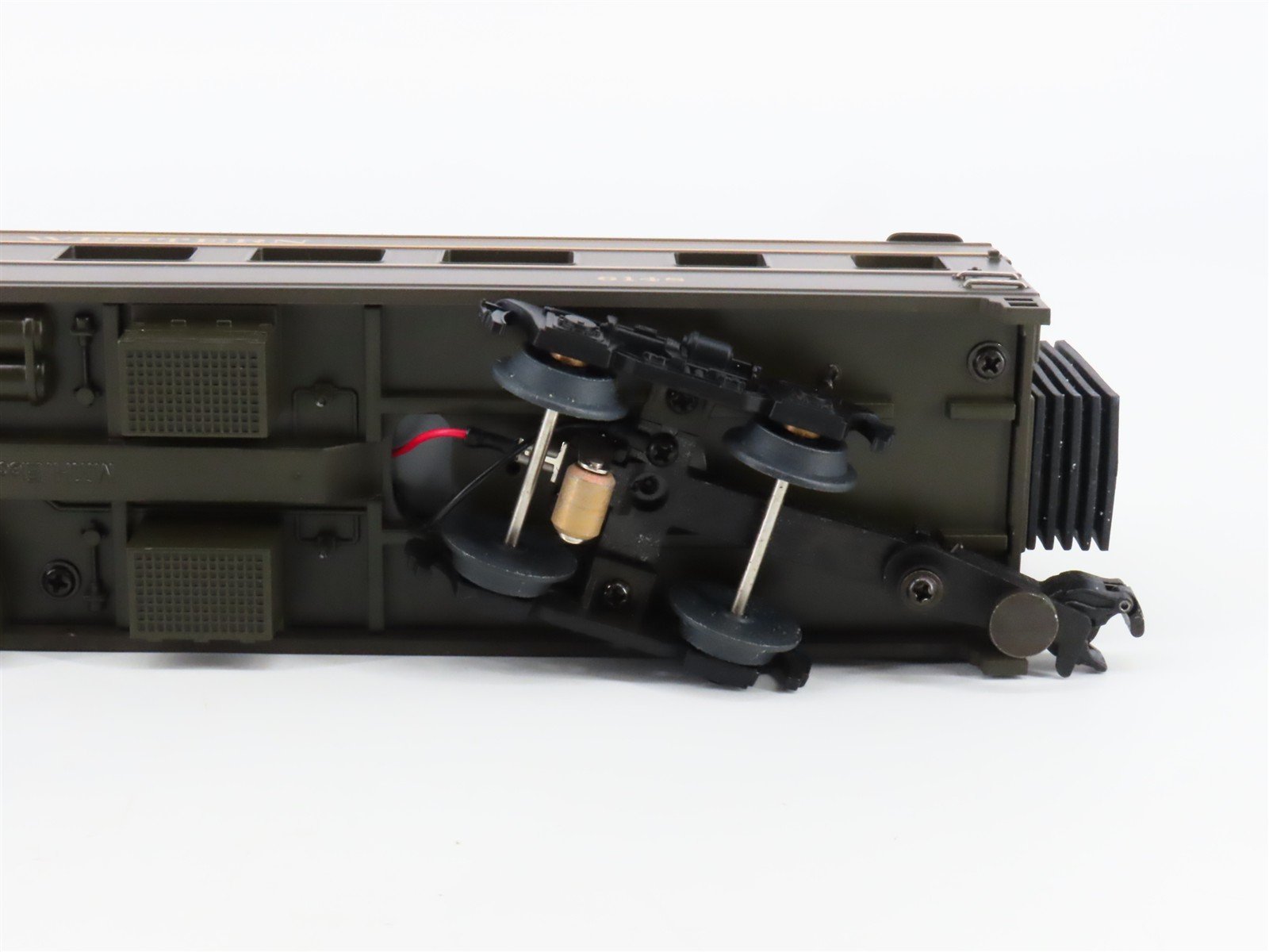 O Gauge 3-Rail MTH 20-6636 CNW Railway Streamliner Passenger 2-Car Set