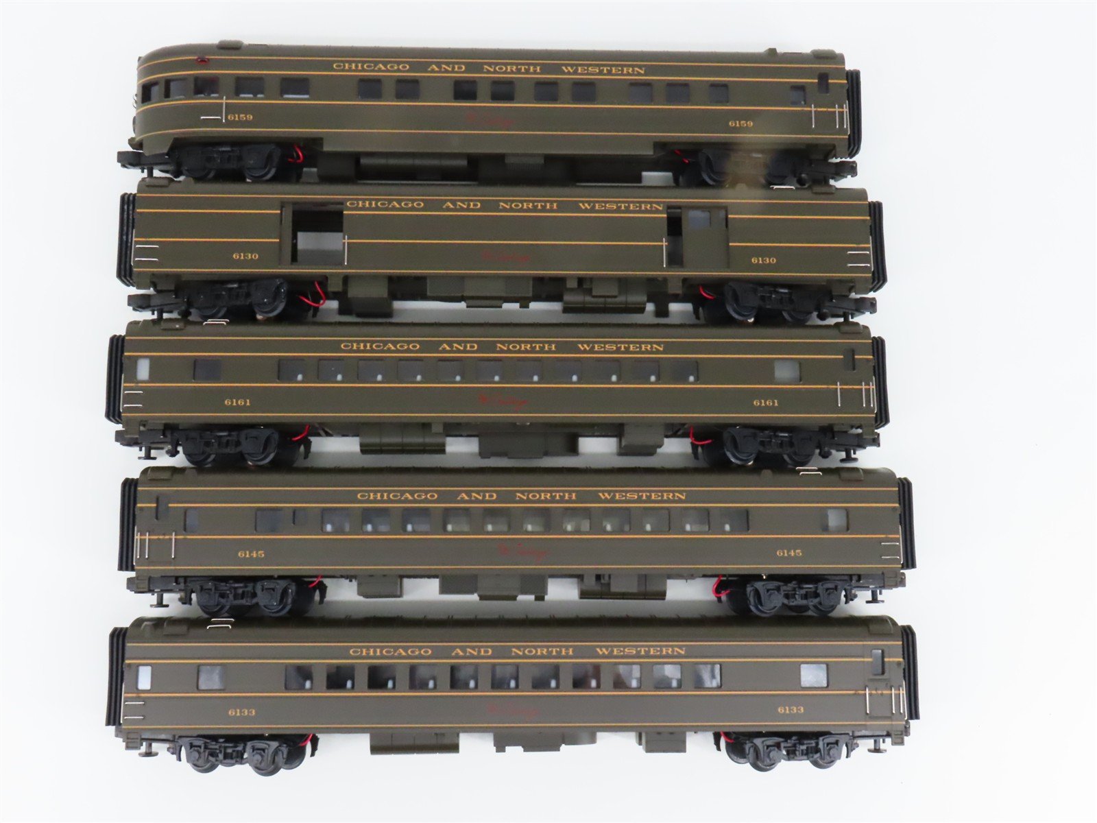 O Gauge 3-Rail MTH 20-6536 CNW Railway 70' Streamlined Passenger 5-Car Set