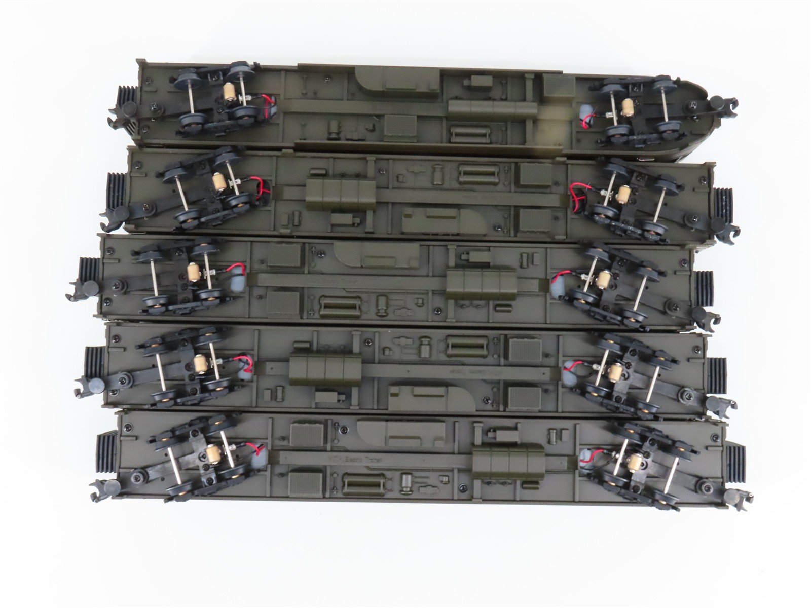 O Gauge 3-Rail MTH 20-6536 CNW Railway 70' Streamlined Passenger 5-Car Set