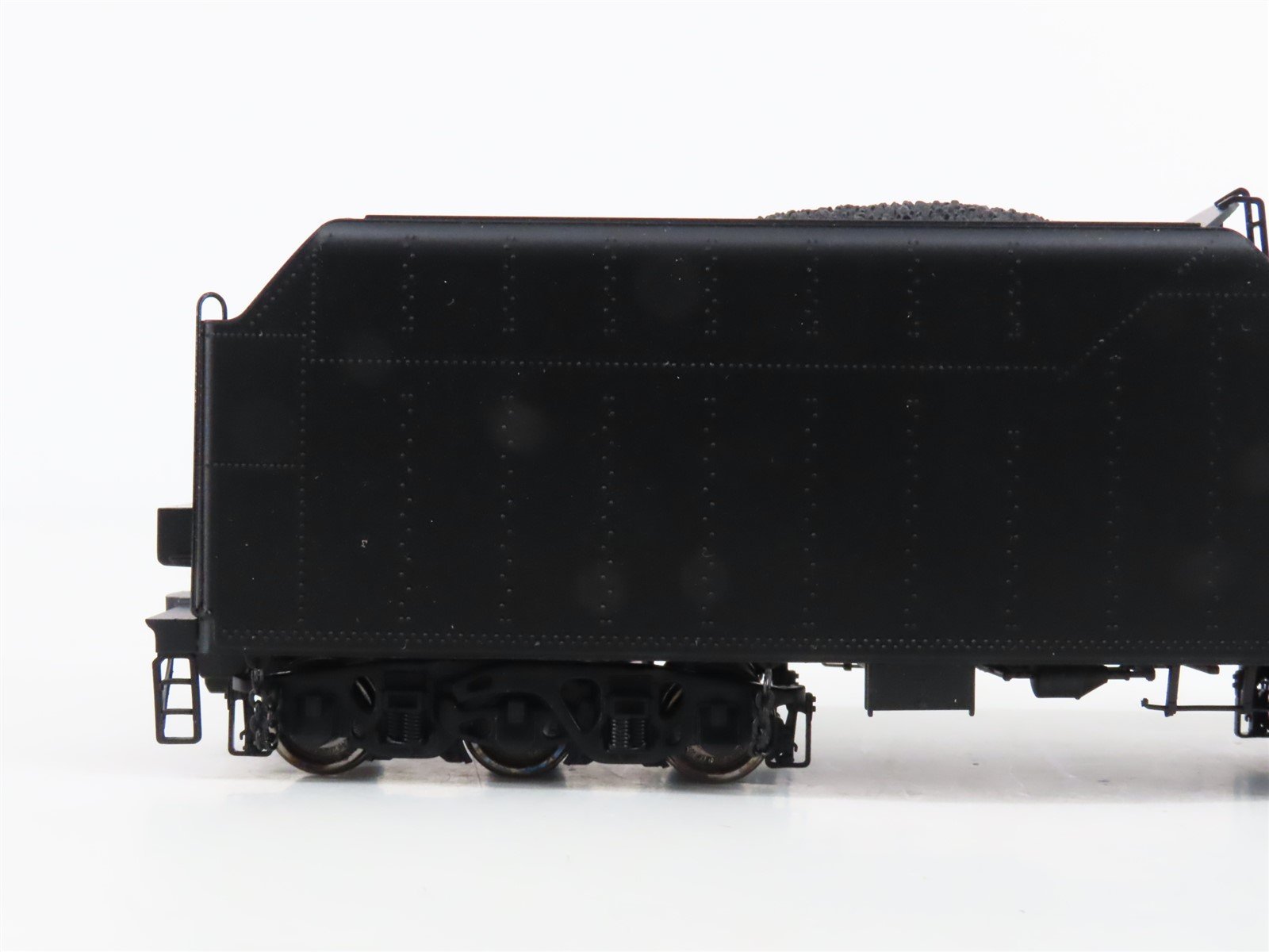 HO Scale Proto 2000 920-31682 Unlettered 2-8-4 Steam Locomotive