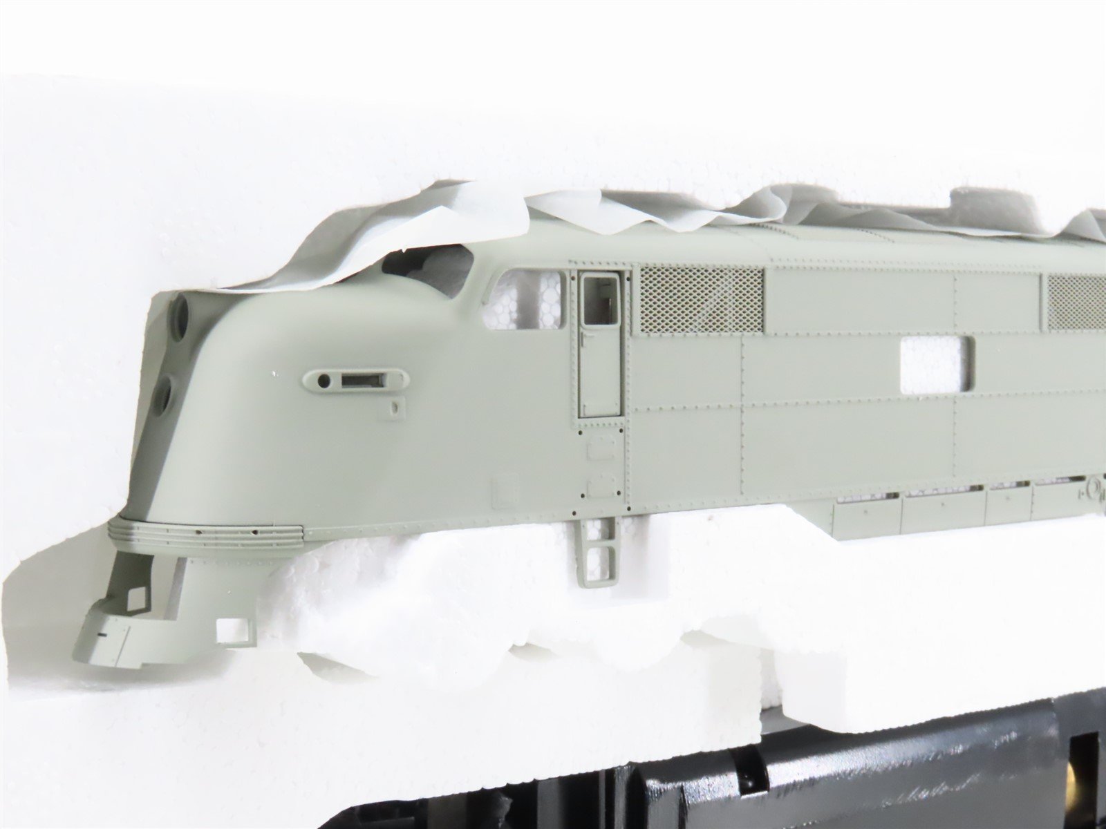 HO Scale Proto 2000 23199 Undecorated E6A Diesel Locomotive