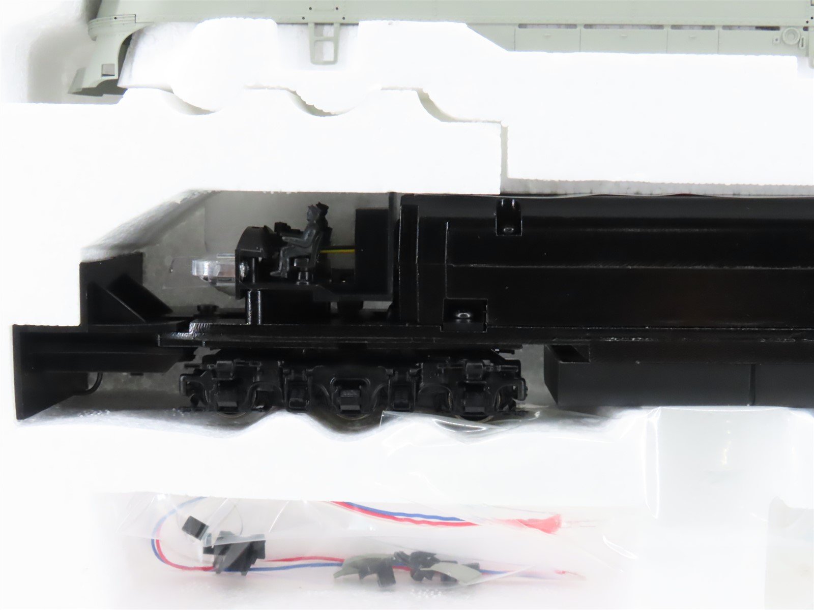 HO Scale Proto 2000 23199 Undecorated E6A Diesel Locomotive