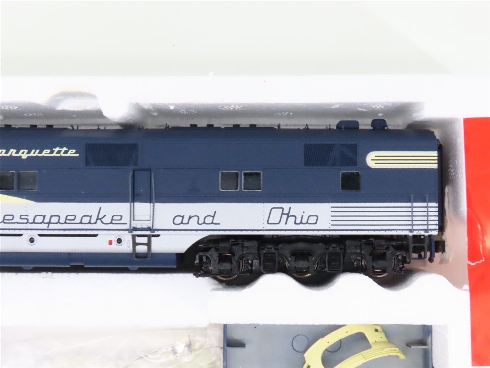 HO Scale Proto 2000 C&O Chesapeake & Ohio E7 A/A Diesel Locomotive Set