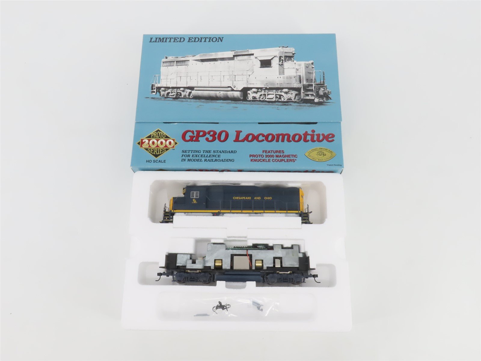 HO Scale Proto 2000 C&O Chesapeake & Ohio EMD GP30 Diesel No# - BAD GEARS