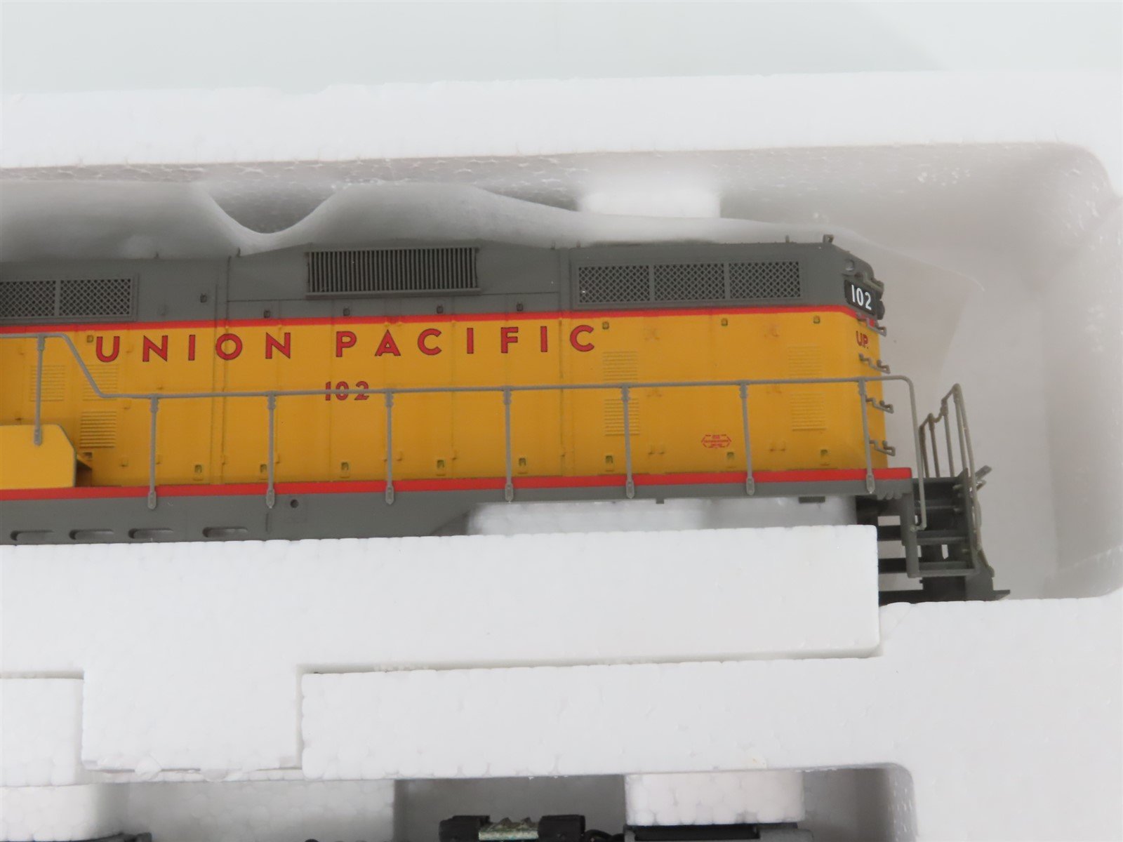 HO Proto 2000 23045 UP Union Pacific EMD GP7 Ph. II Diesel #102 - BAD GEARS