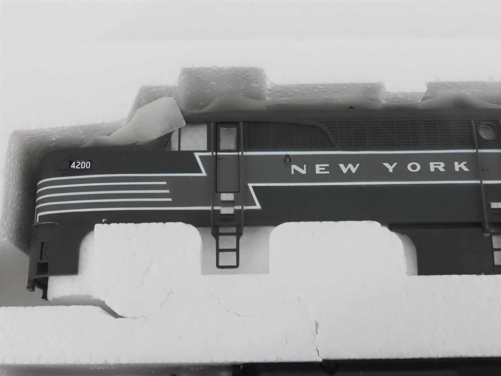 HO Scale Proto 2000 21617 NYC New York Central ALCO PA Diesel #4200 - DCC Ready