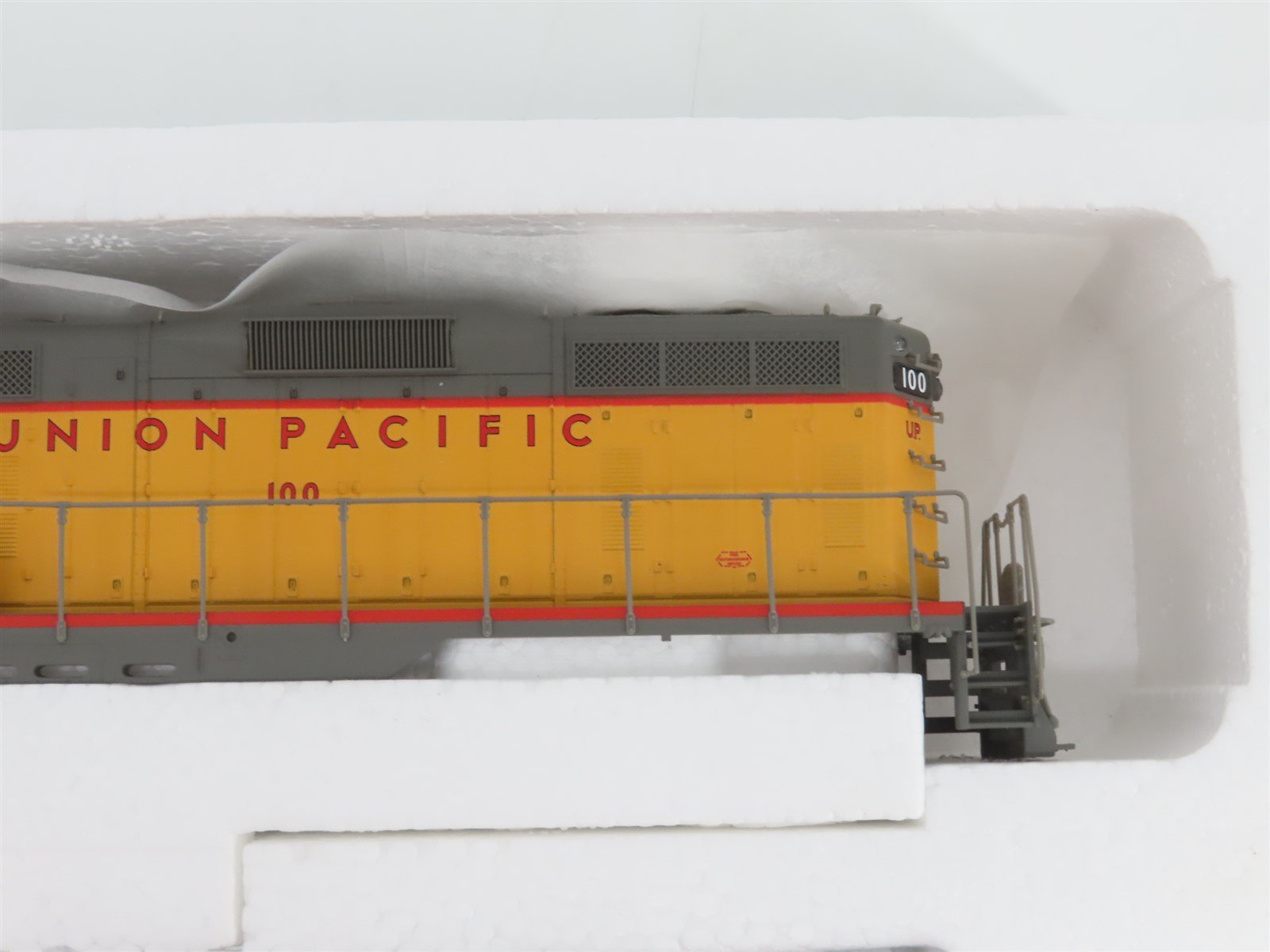 HO Proto 2000 23011 UP Union Pacific EMD GP7 Ph. II Diesel #100 - BAD GEARS