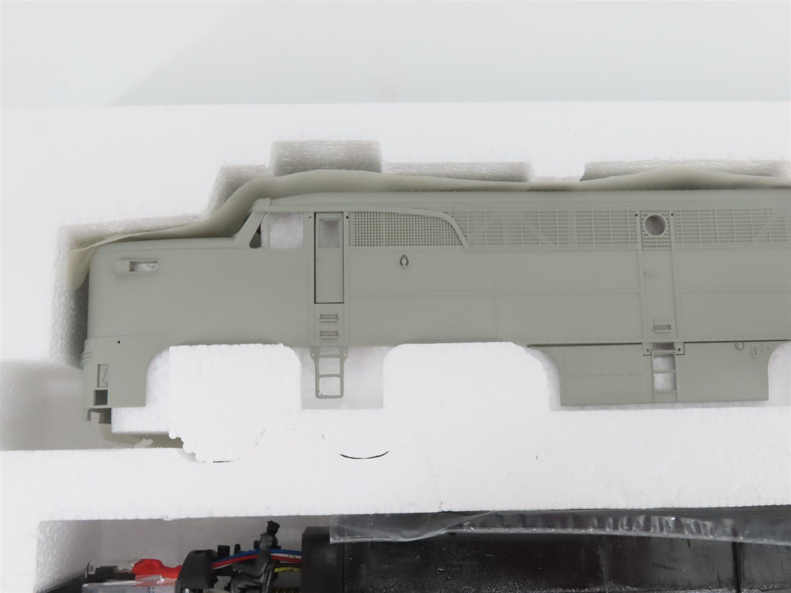 HO Scale Proto 2000 21631 Undecorated ALCO PA Diesel Locomotive - DCC Ready