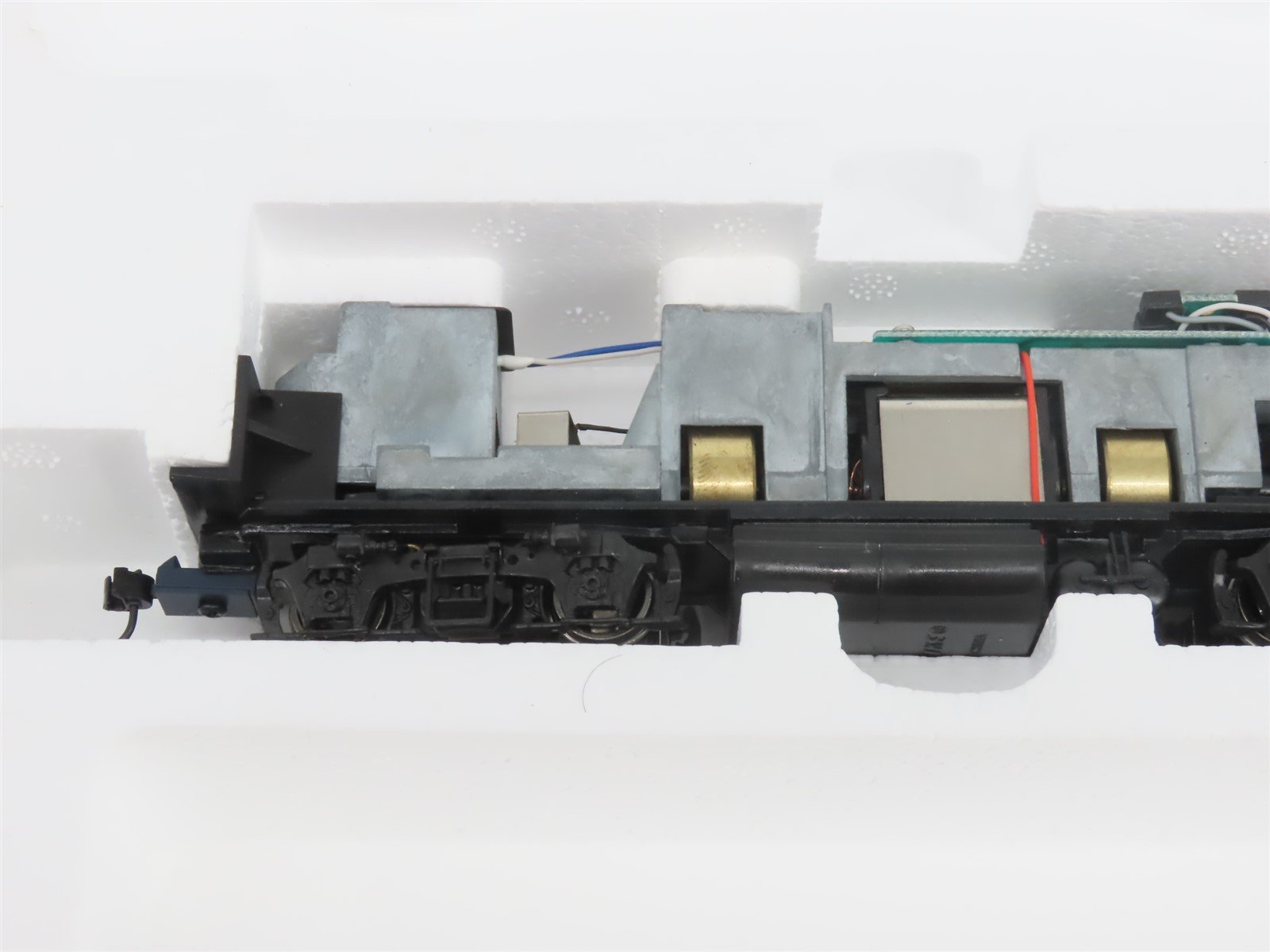 HO Proto 2000 C&O Chesapeake & Ohio EMD GP9 Ph II Diesel No# - BAD GEARS