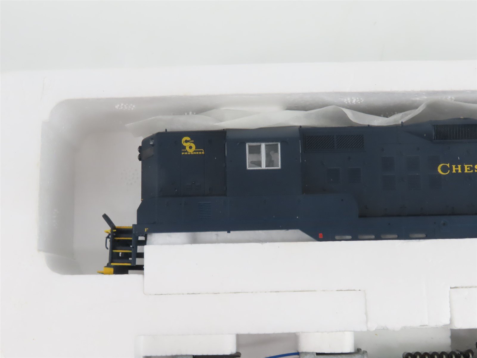 HO Proto 2000 C&O Chesapeake & Ohio EMD GP9 Ph II Diesel No# - BAD GEARS