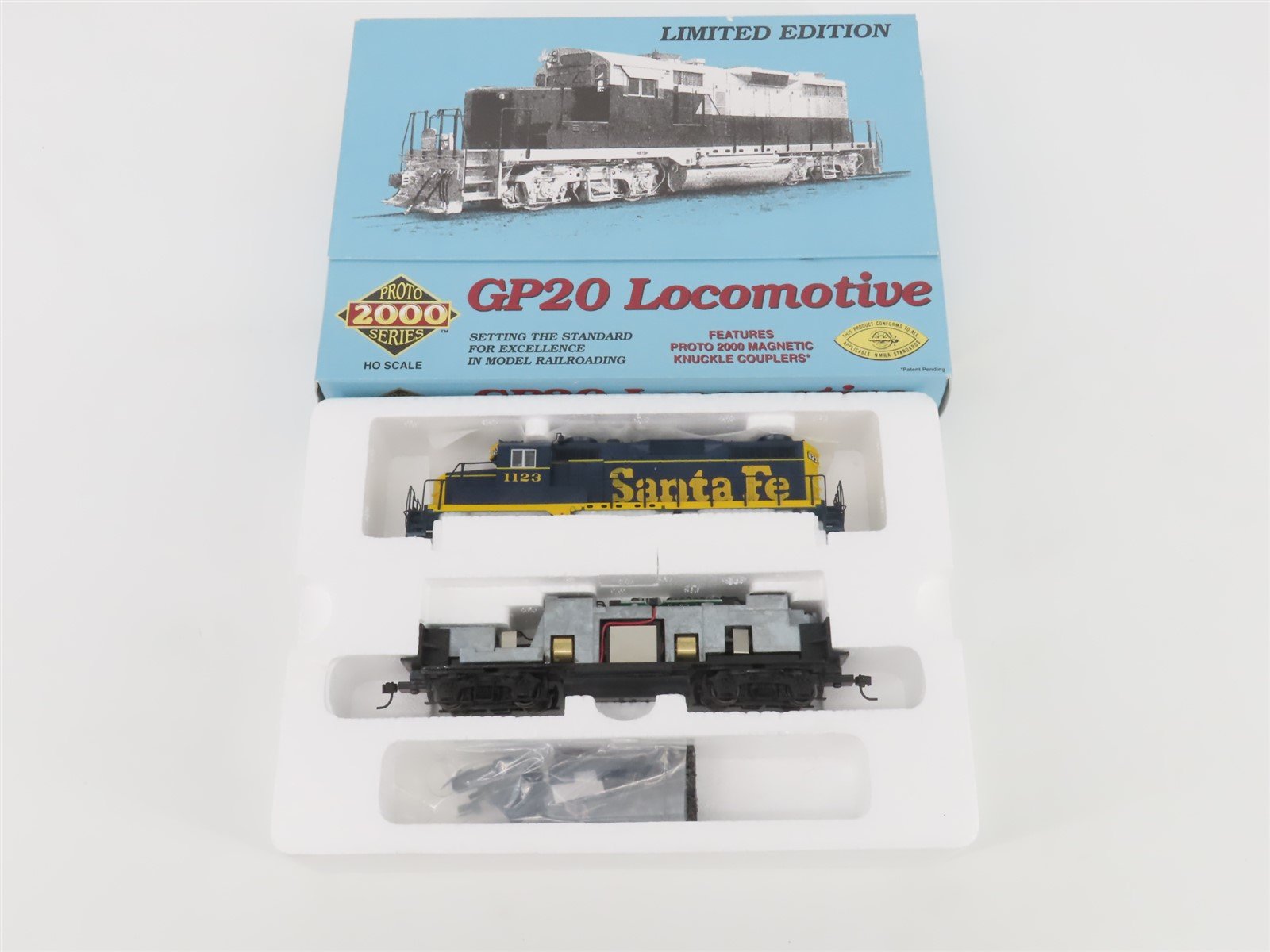 HO Scale Proto 2000 8005 ATSF Santa Fe EMD GP20 Diesel #1123 - BAD GEARS