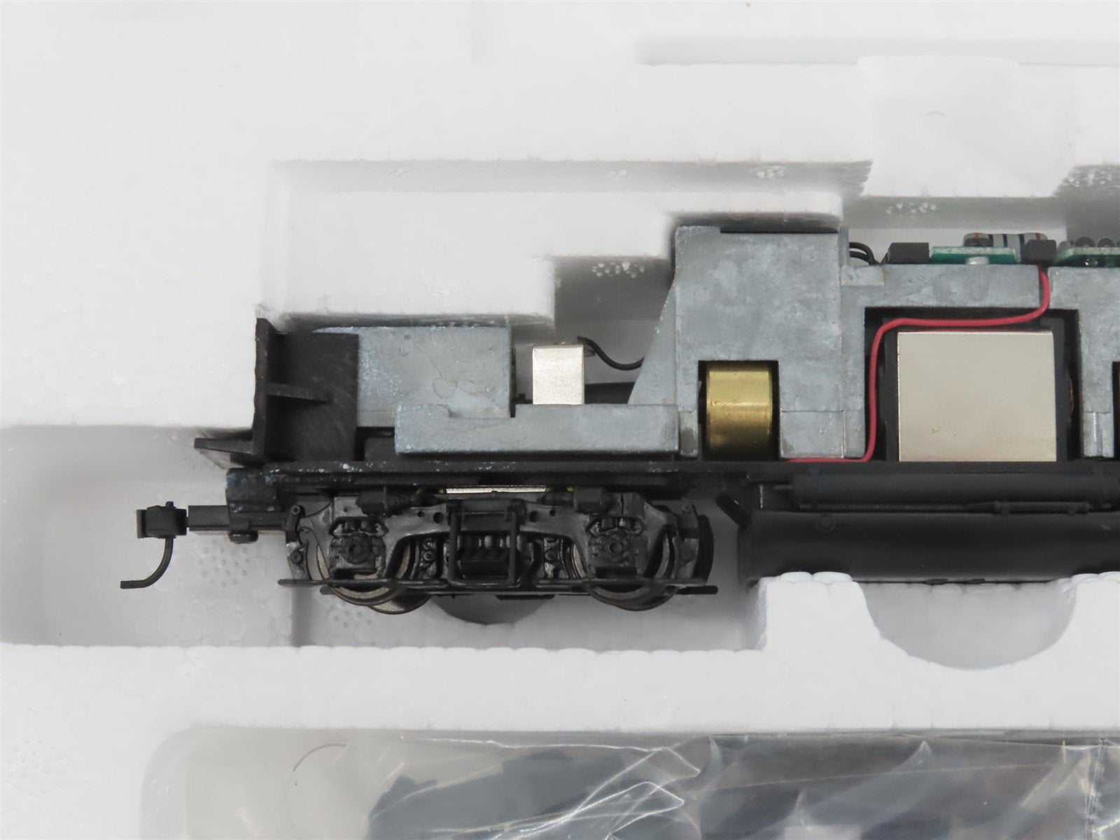 HO Scale Proto 2000 8005 ATSF Santa Fe EMD GP20 Diesel #1123 - BAD GEARS