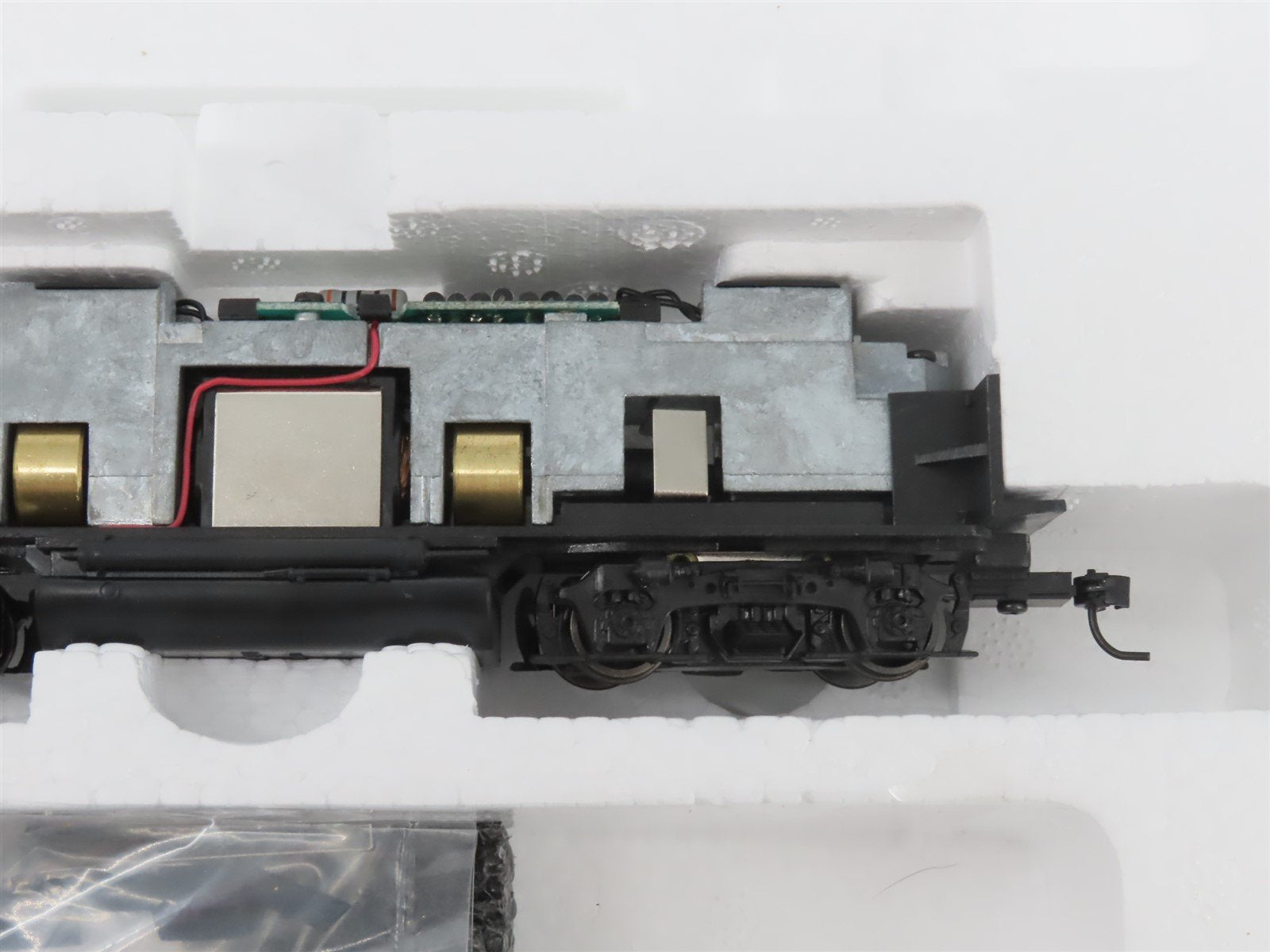 HO Scale Proto 2000 8005 ATSF Santa Fe EMD GP20 Diesel #1123 - BAD GEARS