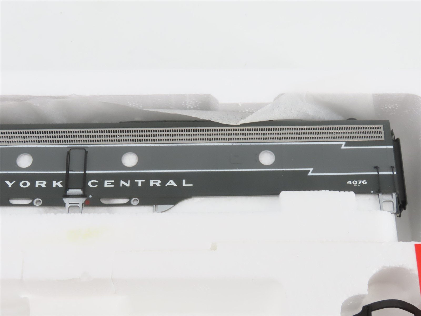 HO Scale Proto 2000 8194 NYC New York Central E8/9A Diesel Locomotive #4076