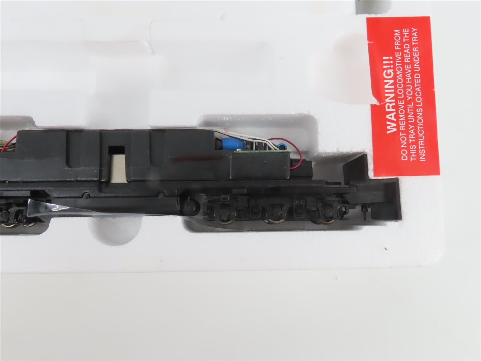 HO Scale Proto 2000 8129 Undecorated E8/9A Diesel Locomotive