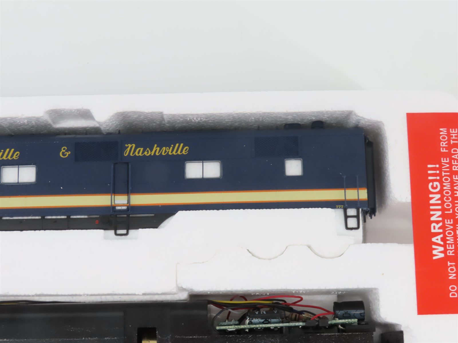 HO Scale Proto 2000 23229 L&N Louisville & Nashville E6A Diesel Locomotive #777