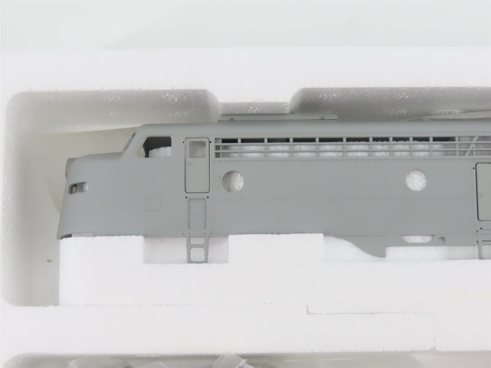 HO Scale Proto 2000 8129 Undecorated E8/9A Diesel Locomotive