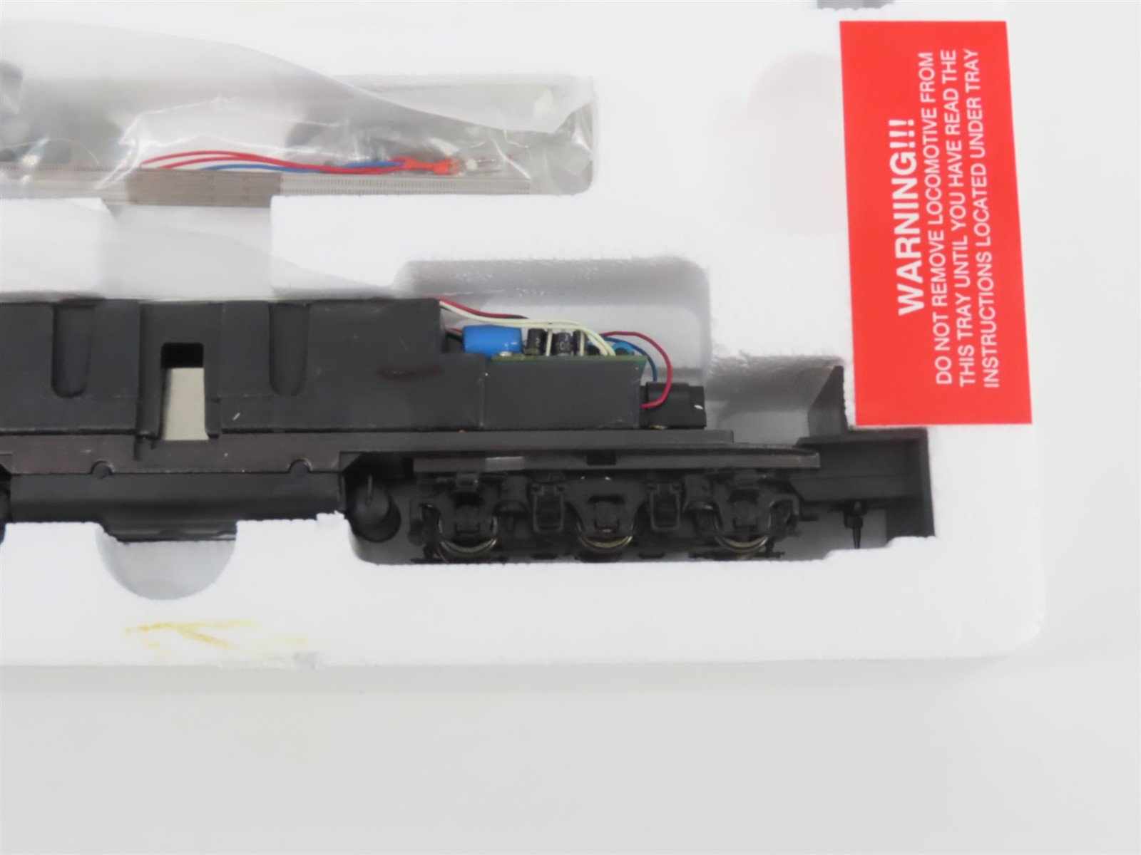 HO Scale Proto 2000 8129 Undecorated E8/9A Diesel Locomotive