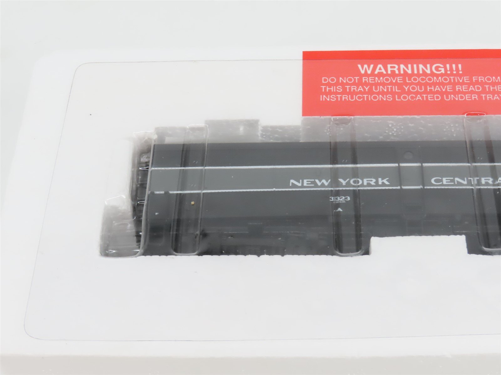 HO Scale Proto 2000 8364 NYC New York Central FB2 Diesel Loco #3323 UNPOWERED