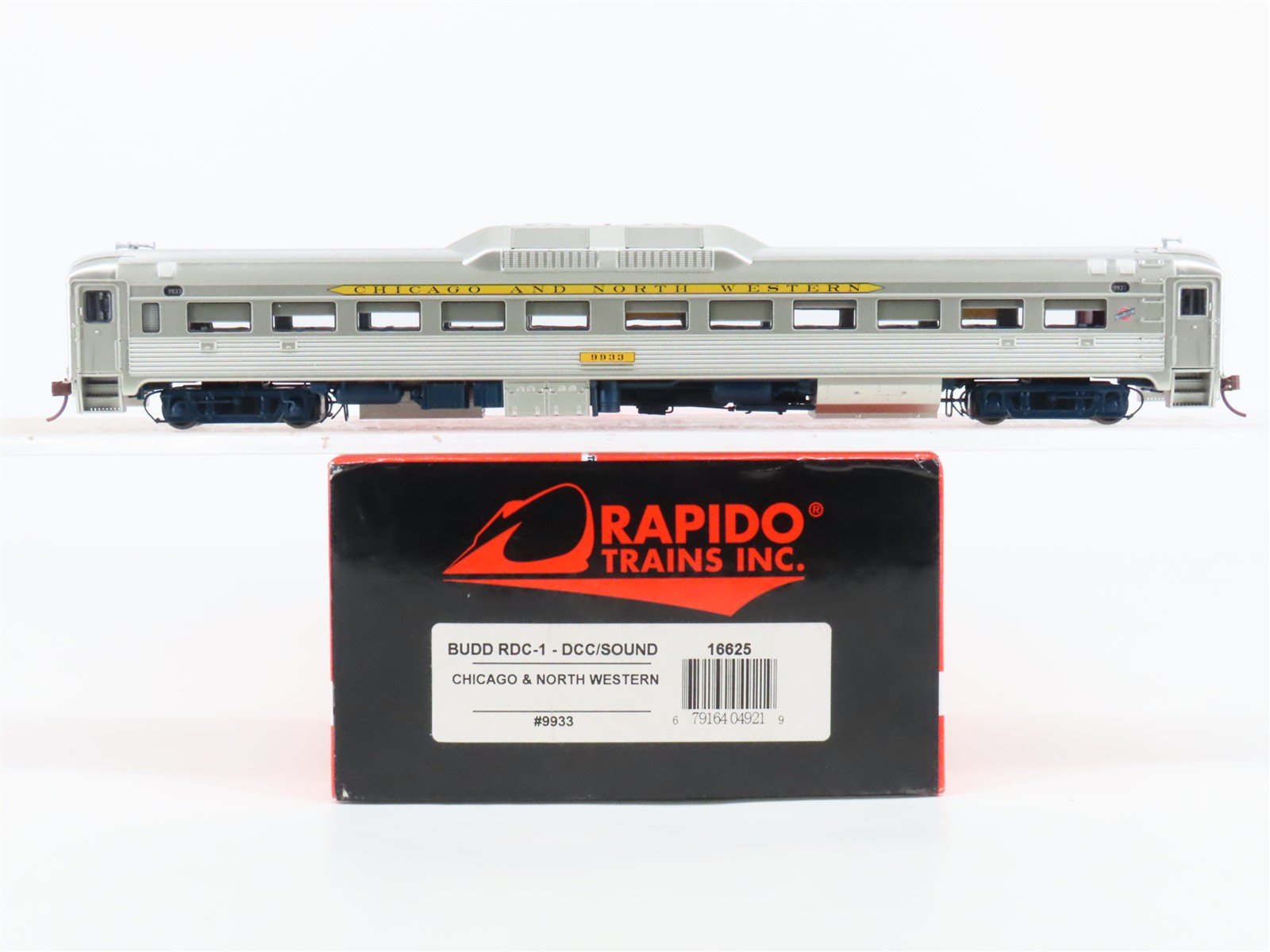HO Scale Rapido 16625 CNW Railway Budd RDC-1 Diesel Railcar #9933 w/DCC & Sound