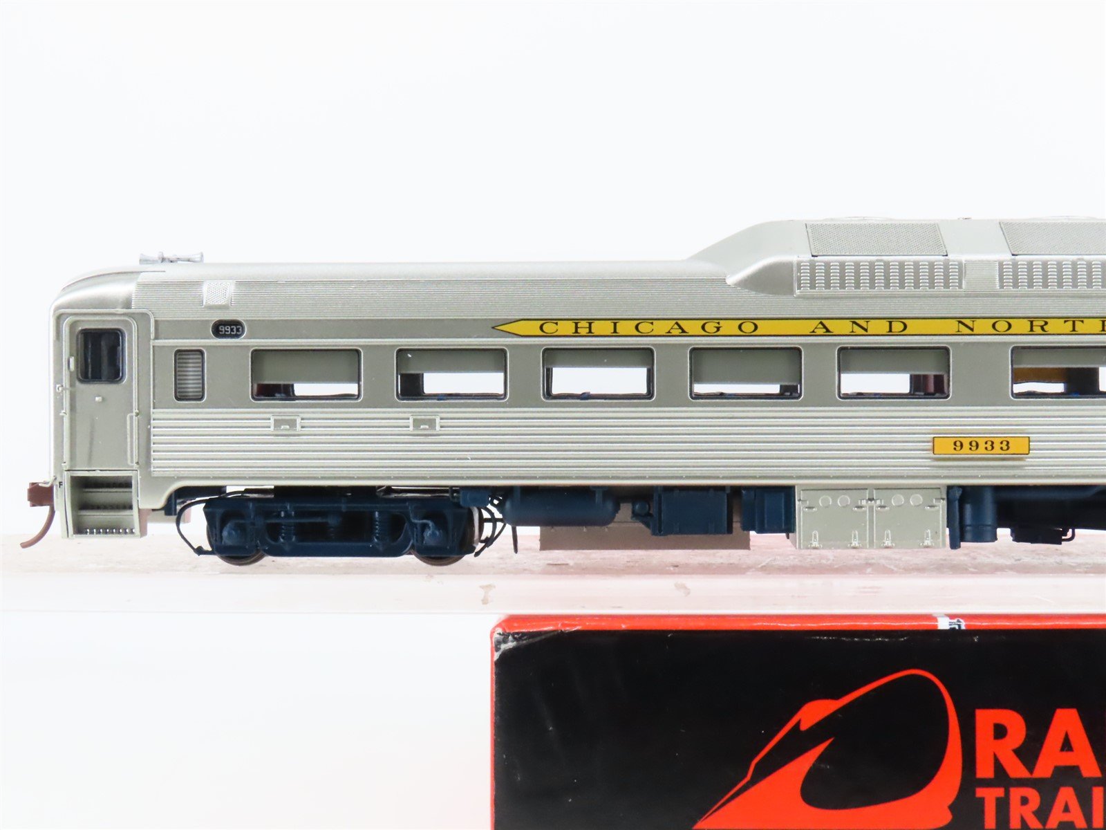 HO Scale Rapido 16625 CNW Railway Budd RDC-1 Diesel Railcar #9933 w/DCC & Sound