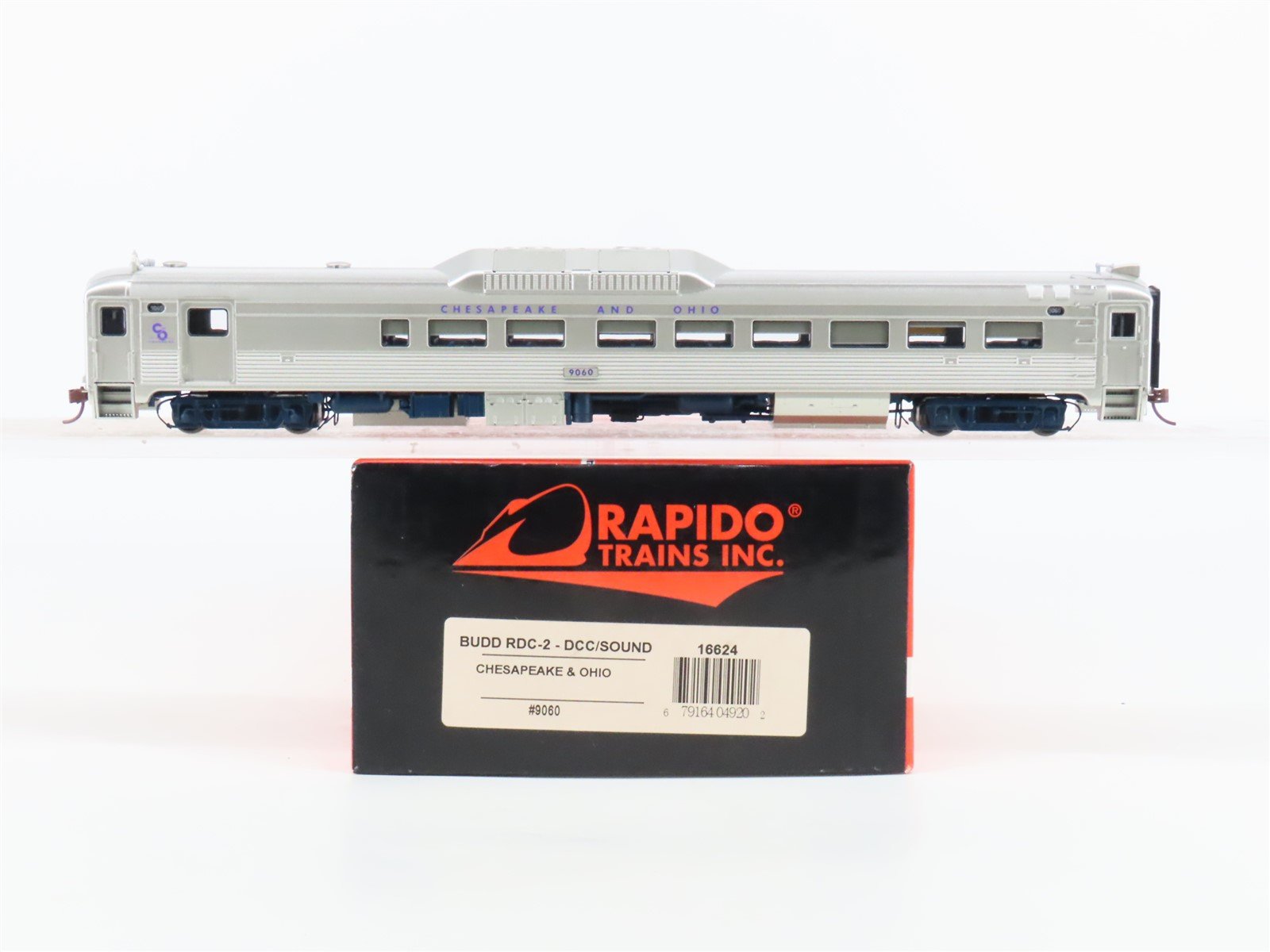 HO Scale Rapido 16624 C&O Railway Budd RDC-2 Diesel Railcar #9060 w/DCC & Sound