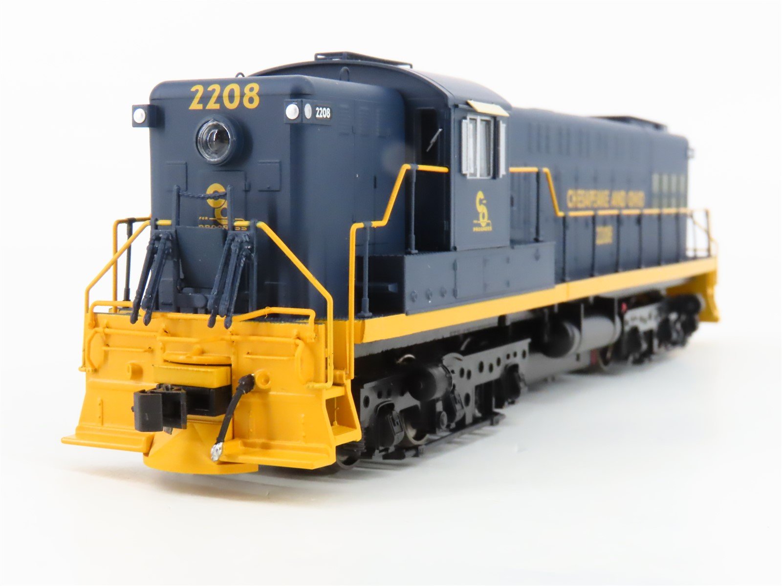 HO Scale Bowser 25081 C&O Chesapeake & Ohio AS616 Diesel Locomotive #2208
