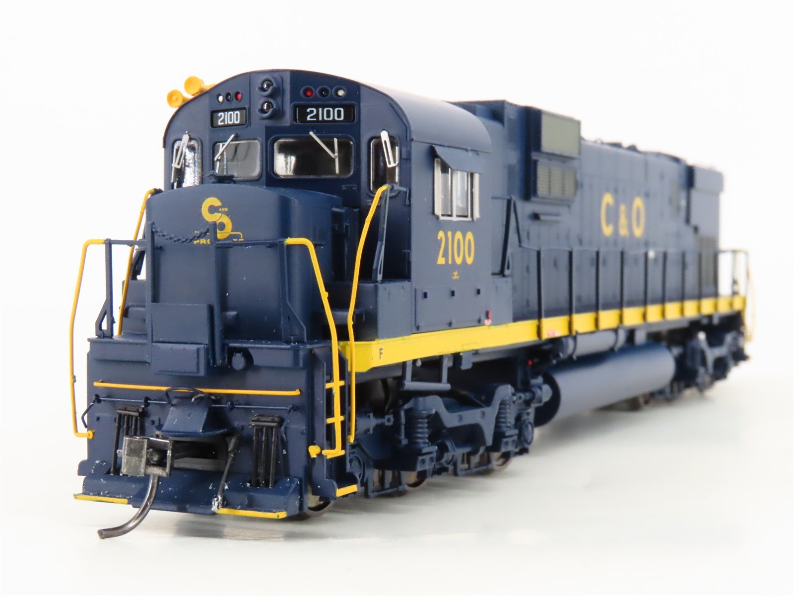 HO Scale Bowser 23793 C&O Chesapeake & Ohio C628 Diesel Loco #2100 wDCC & Sound