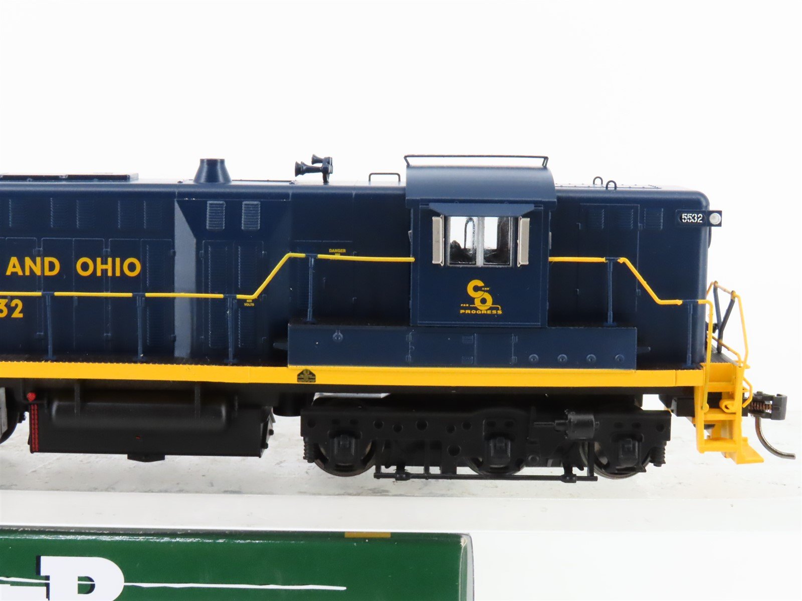 HO Scale Bowser 24385 C&O Railway DRS-6-6-1500 Diesel Loco #5532 wDCC & Sound