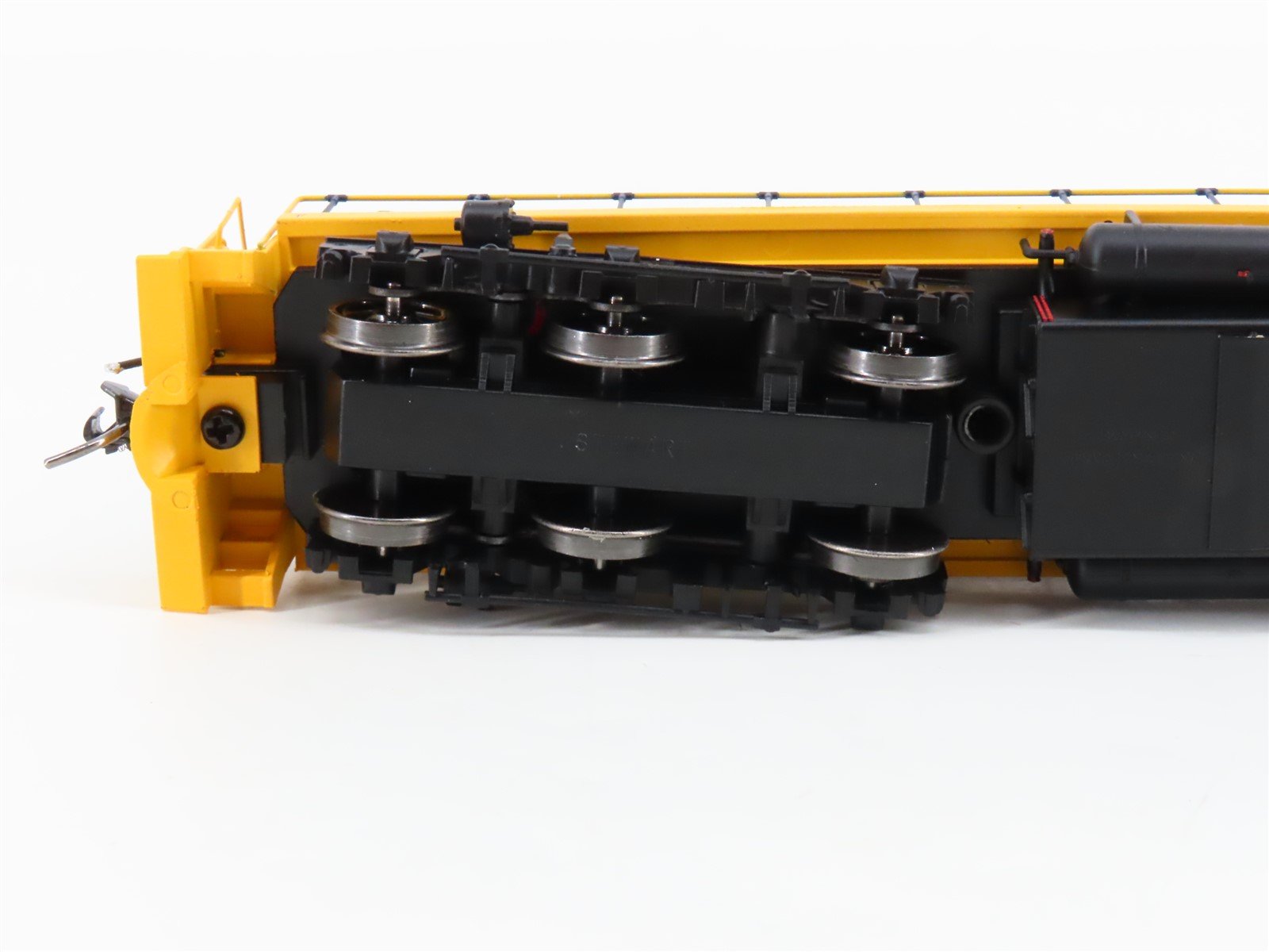 HO Scale Bowser 24357 C&O Railway DRS-6-6-1500 Diesel Loco #5530 wDCC & Sound