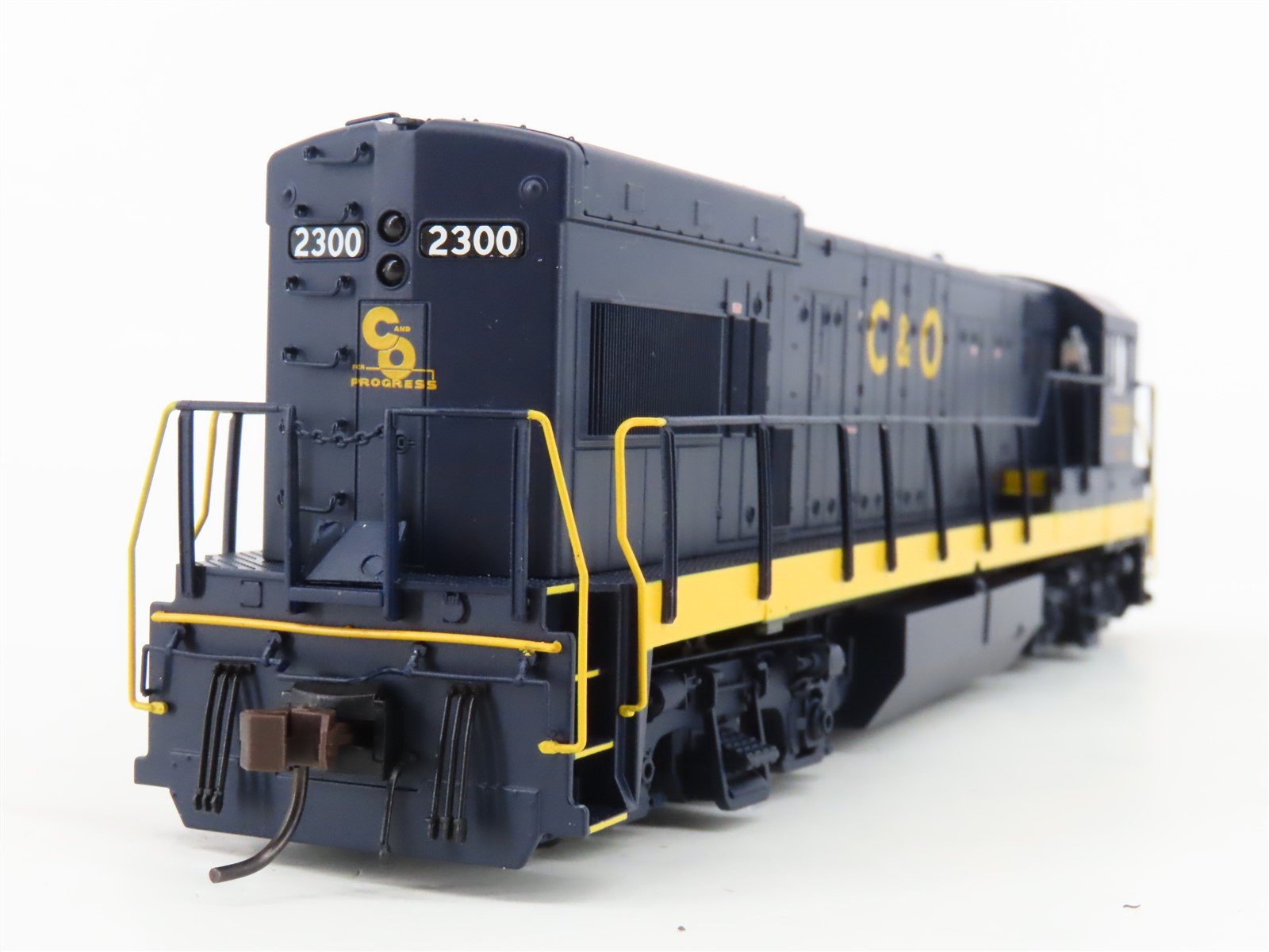HO Scale Atlas 10002188 C&O Chesapeake & Ohio U23B Diesel #2300 w/ DCC & Sound
