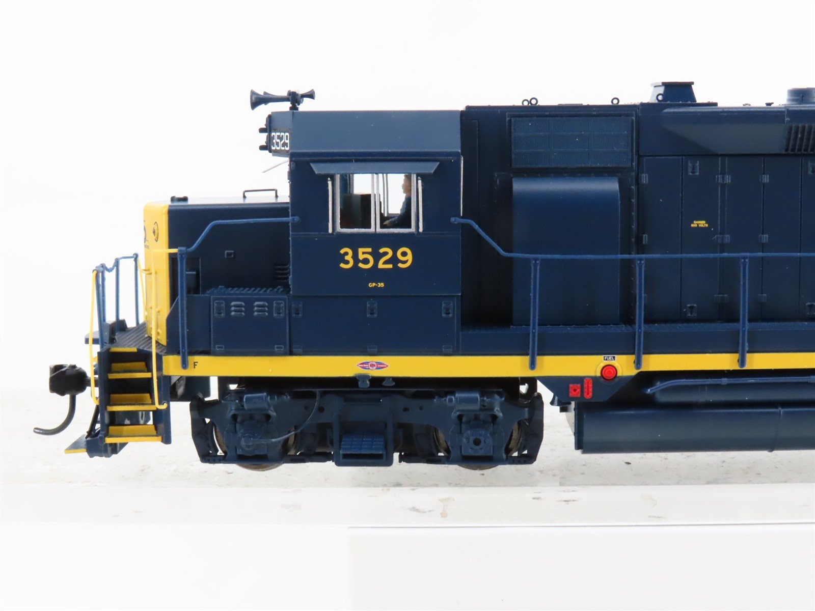 HO Scale Broadway Limited BLI 7536 C&O Railway GP35 Diesel #3529 w/ Paragon4