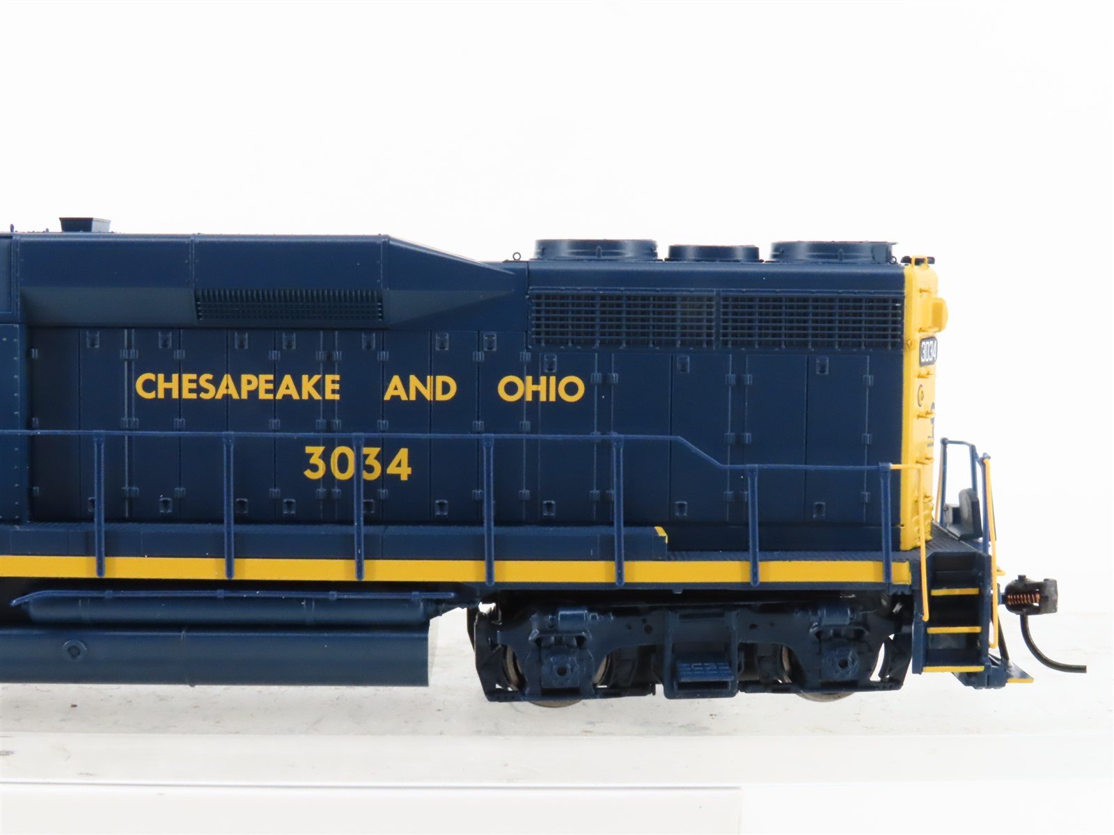 HO Scale Broadway Limited BLI 9136 C&O Railway GP30 Diesel #3034 w/ Paragon4
