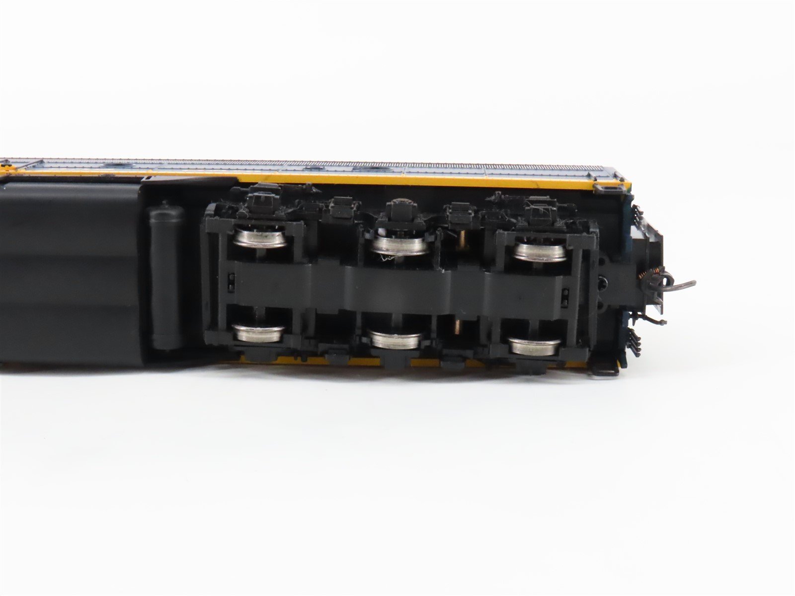 HO Scale Broadway Limited BLI 447 C&O Railway E8A Diesel #4002 w/ DCC & Sound