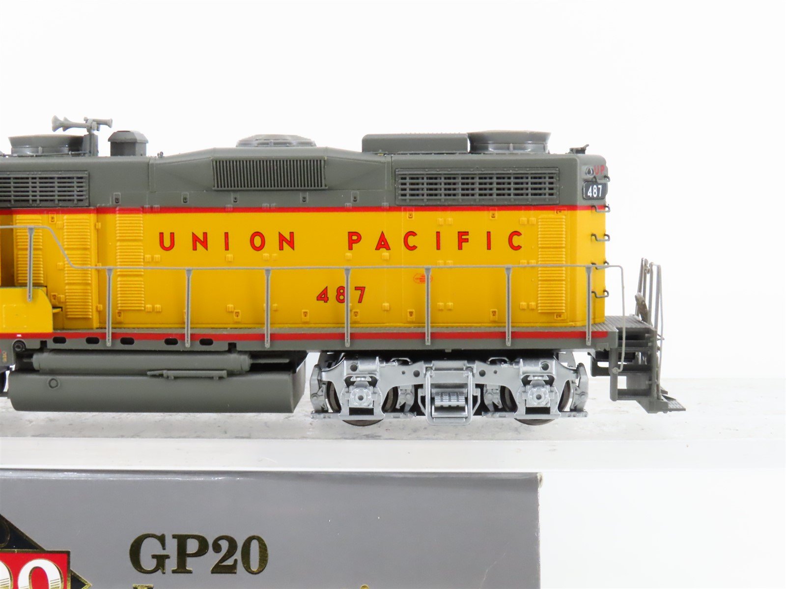HO Scale Proto 2000 920-41556 UP Railway GP20 Diesel Loco #487 wDCC & Sound