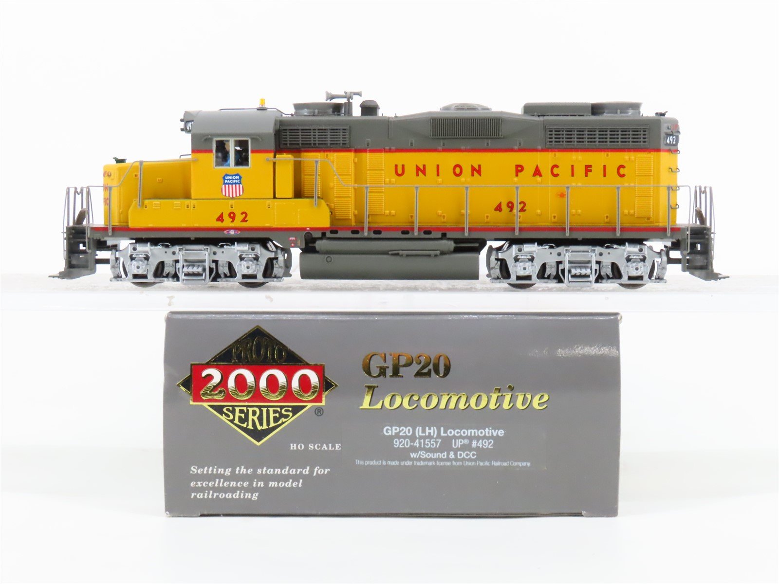 HO Scale Proto 2000 920-41557 UP Railway GP20 Diesel Loco #492 wDCC & Sound
