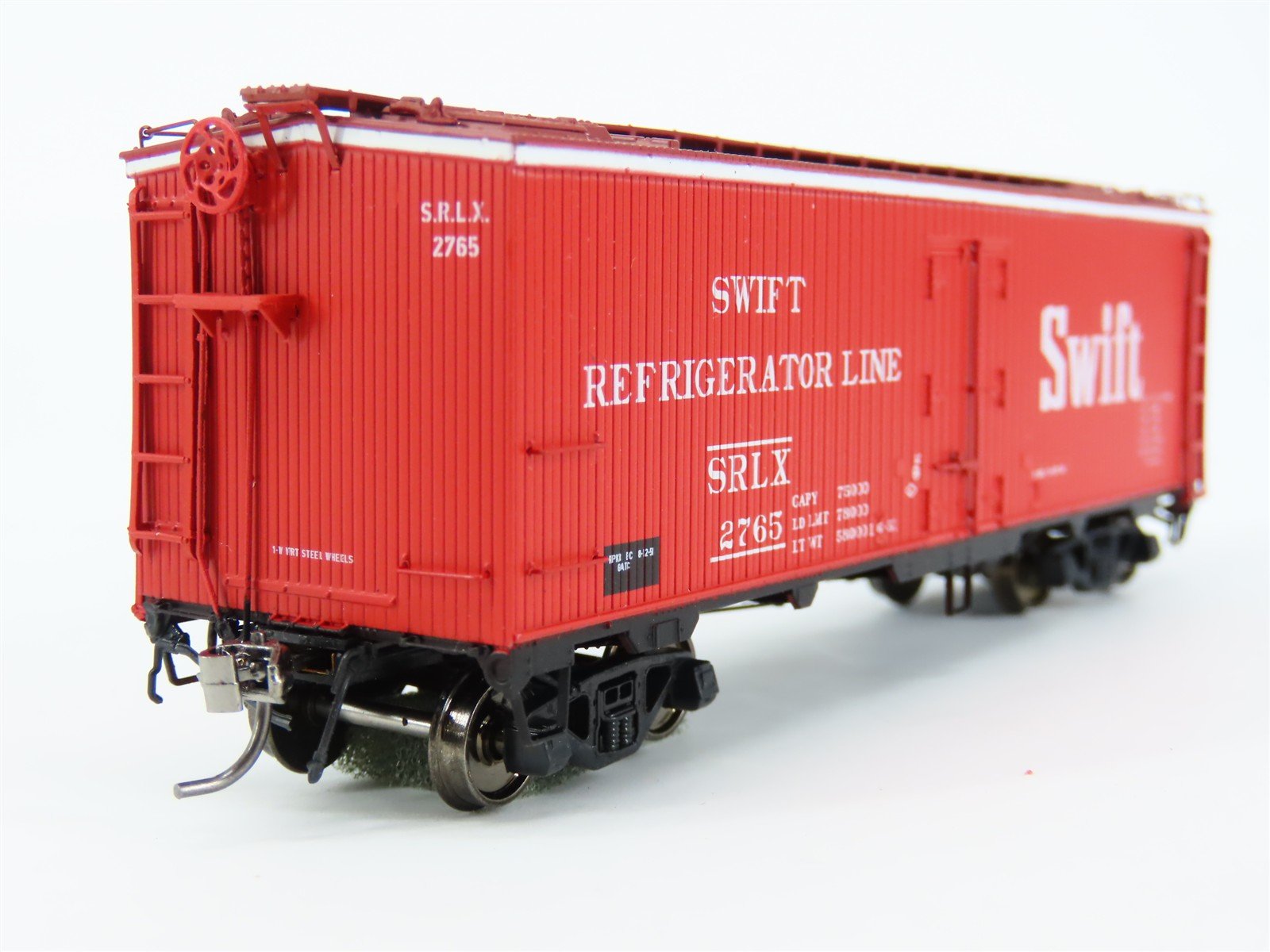 HO Scale Rapido 121059-2 SRLX Swift Refrigerator Line 37' Meat Reefer #2765