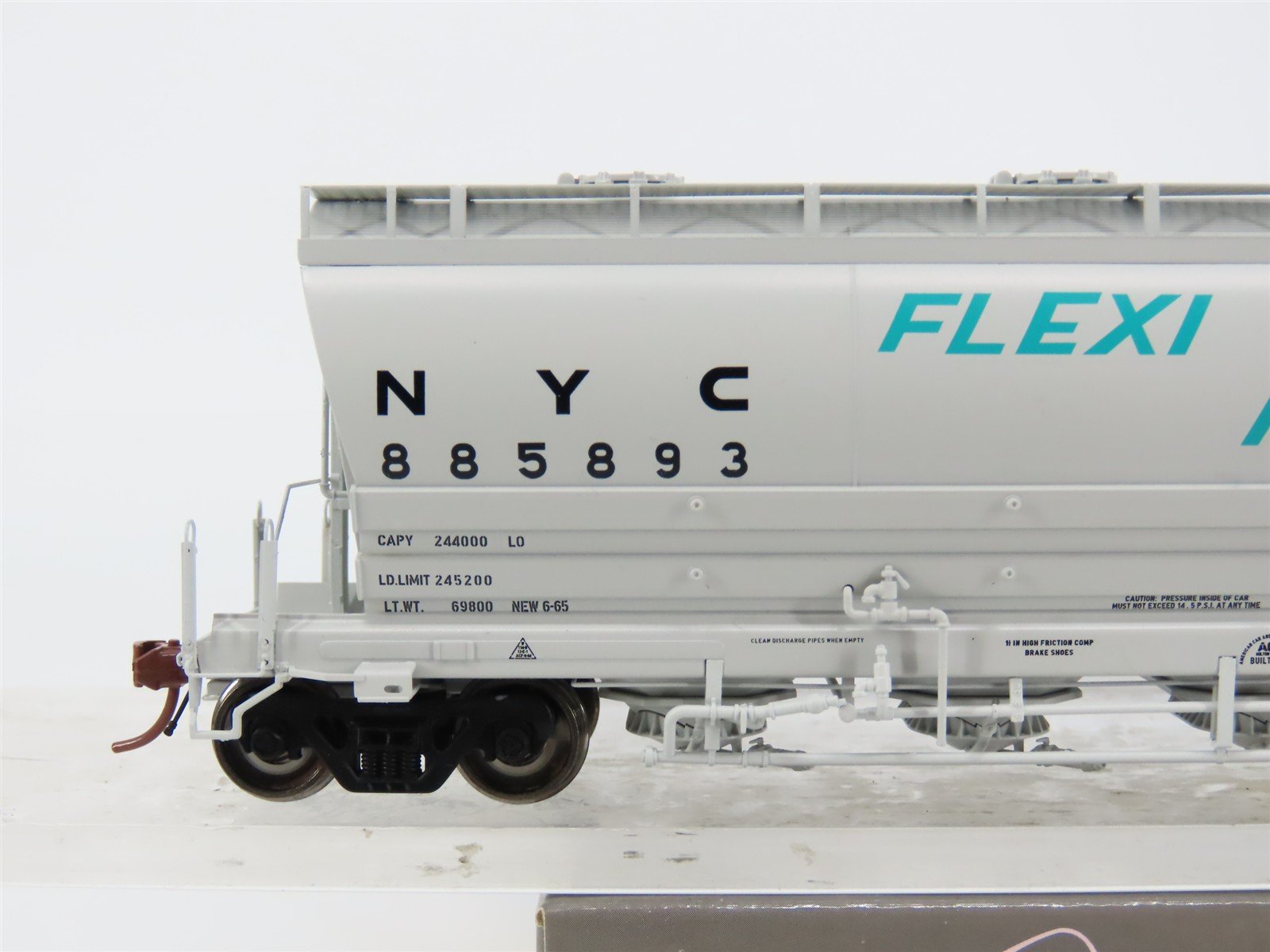 HO Scale Rapido 133003-6 NYC New York Central 4-Bay Flexi-Flo Hopper #885893