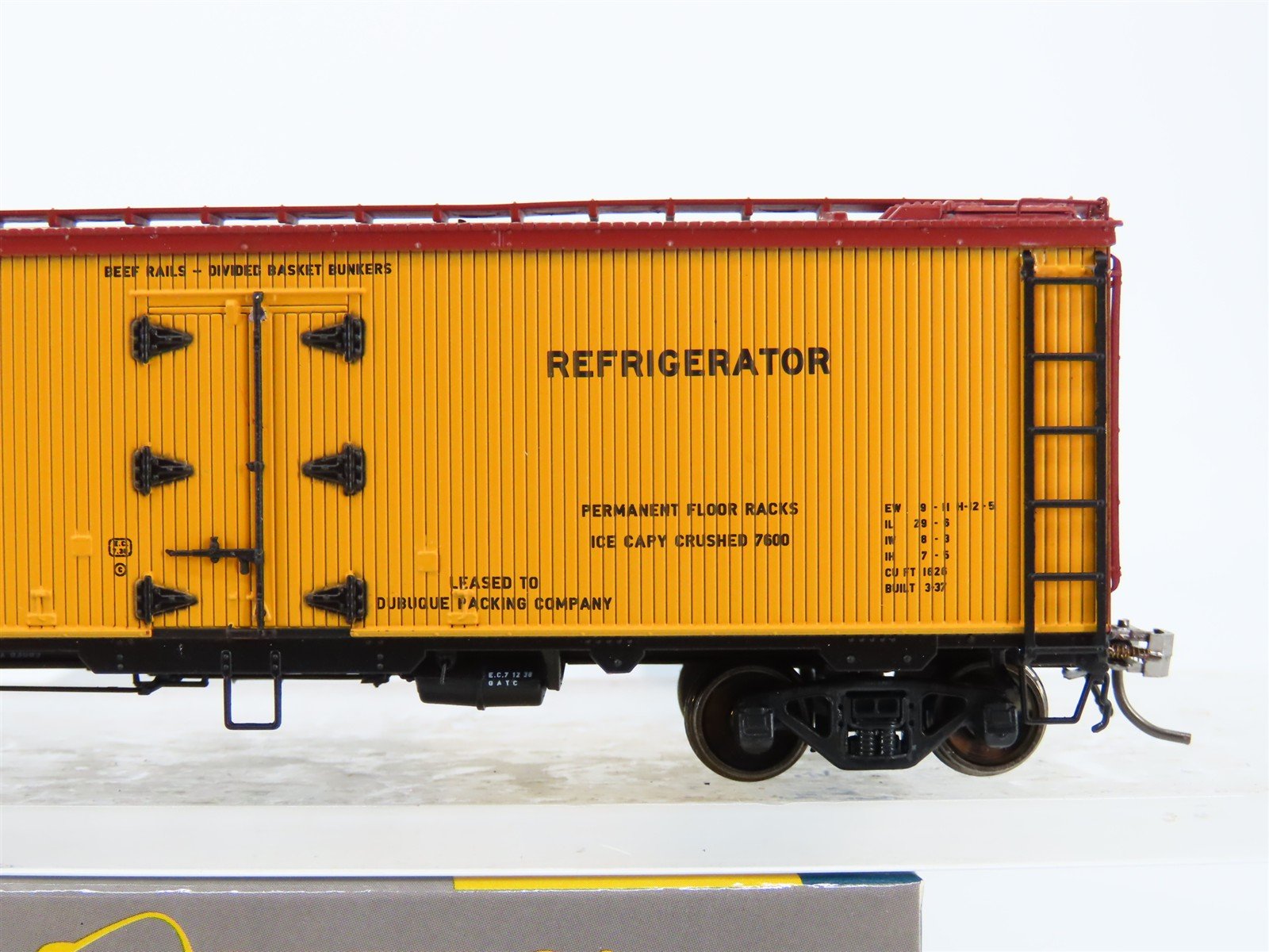 HO Scale Rapido 121061-2 URTX Refrigerator GARX 37' Meat Reefer #63065