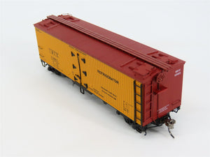 HO Scale Rapido 121061-2 URTX Refrigerator GARX 37' Meat Reefer #63065