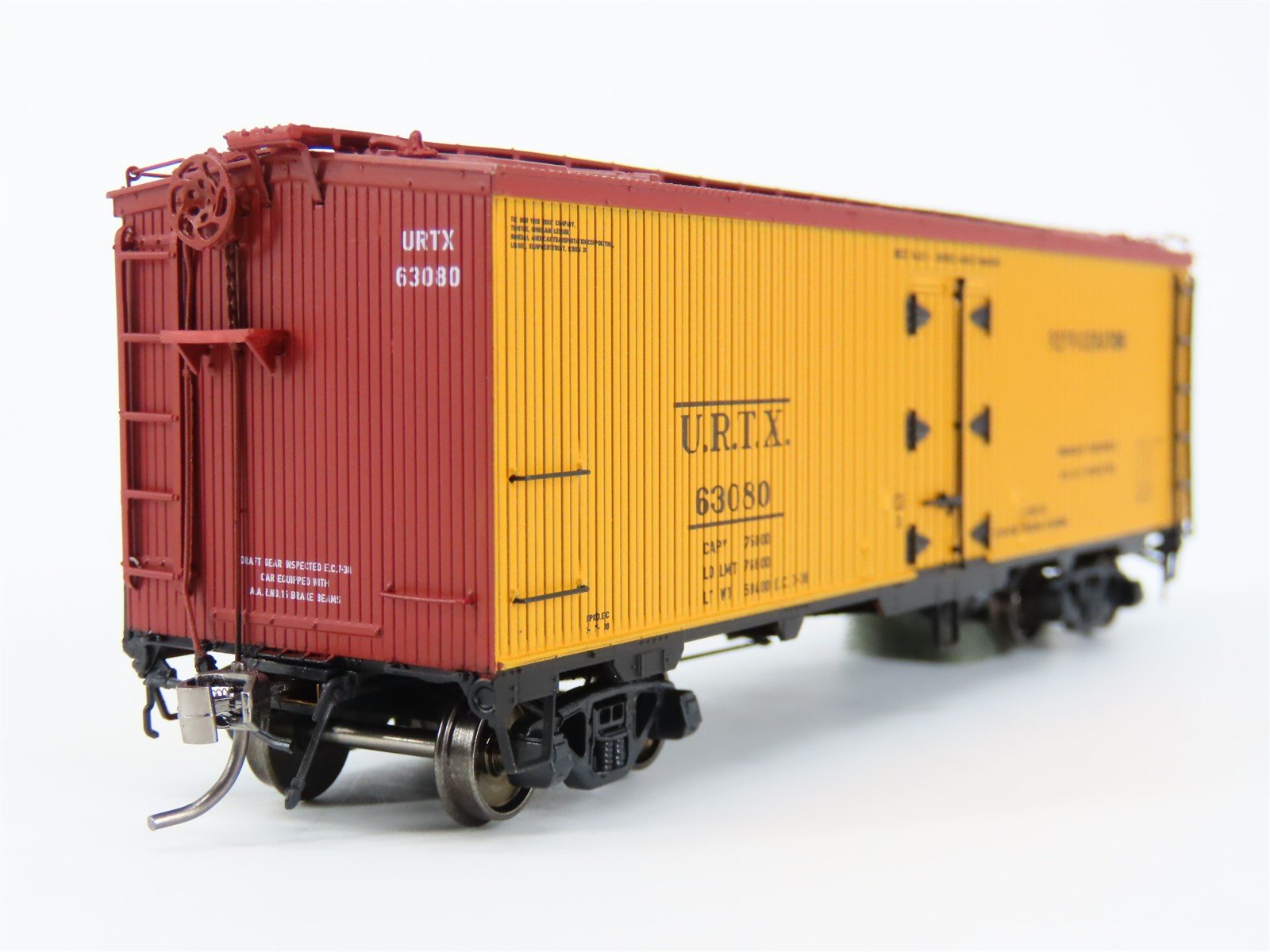 HO Scale Rapido 121061-4 URTX Refrigerator GARX 37' Meat Reefer #63080