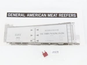 HO Scale Rapido 121061-4 URTX Refrigerator GARX 37' Meat Reefer #63080