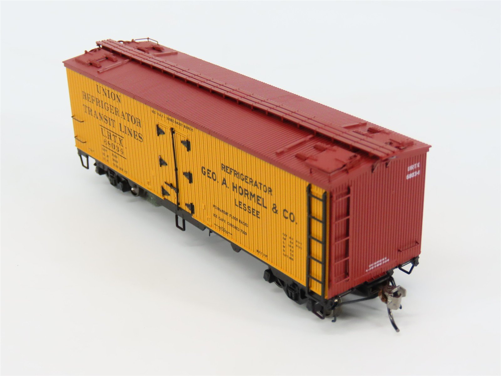 HO Scale Rapido 121055-3 URTX Hormel GARX 37' Meat Reefer #68034