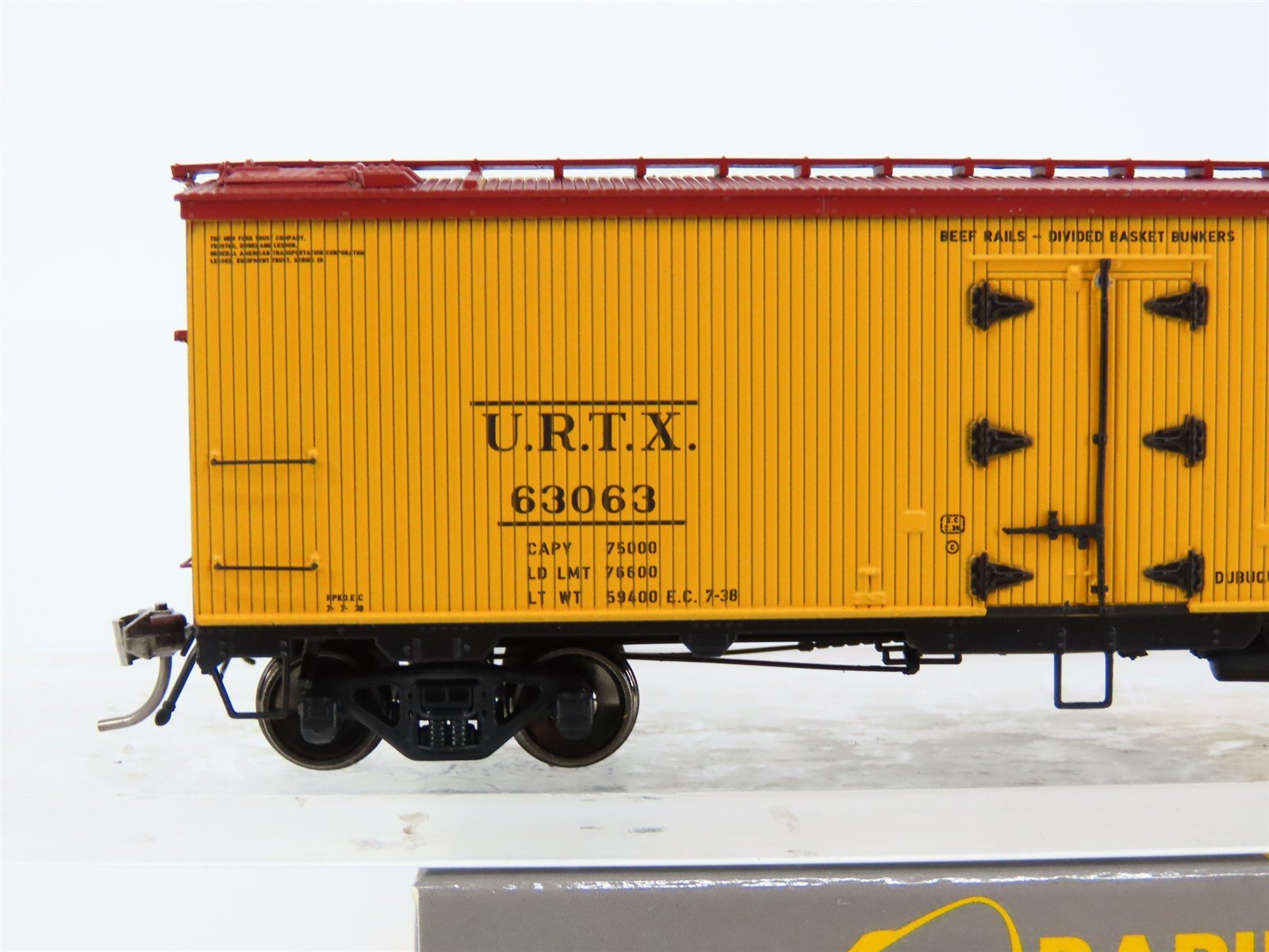 HO Scale Rapido 121061-1 URTX Refrigerator GARX 37' Meat Reefer #63063