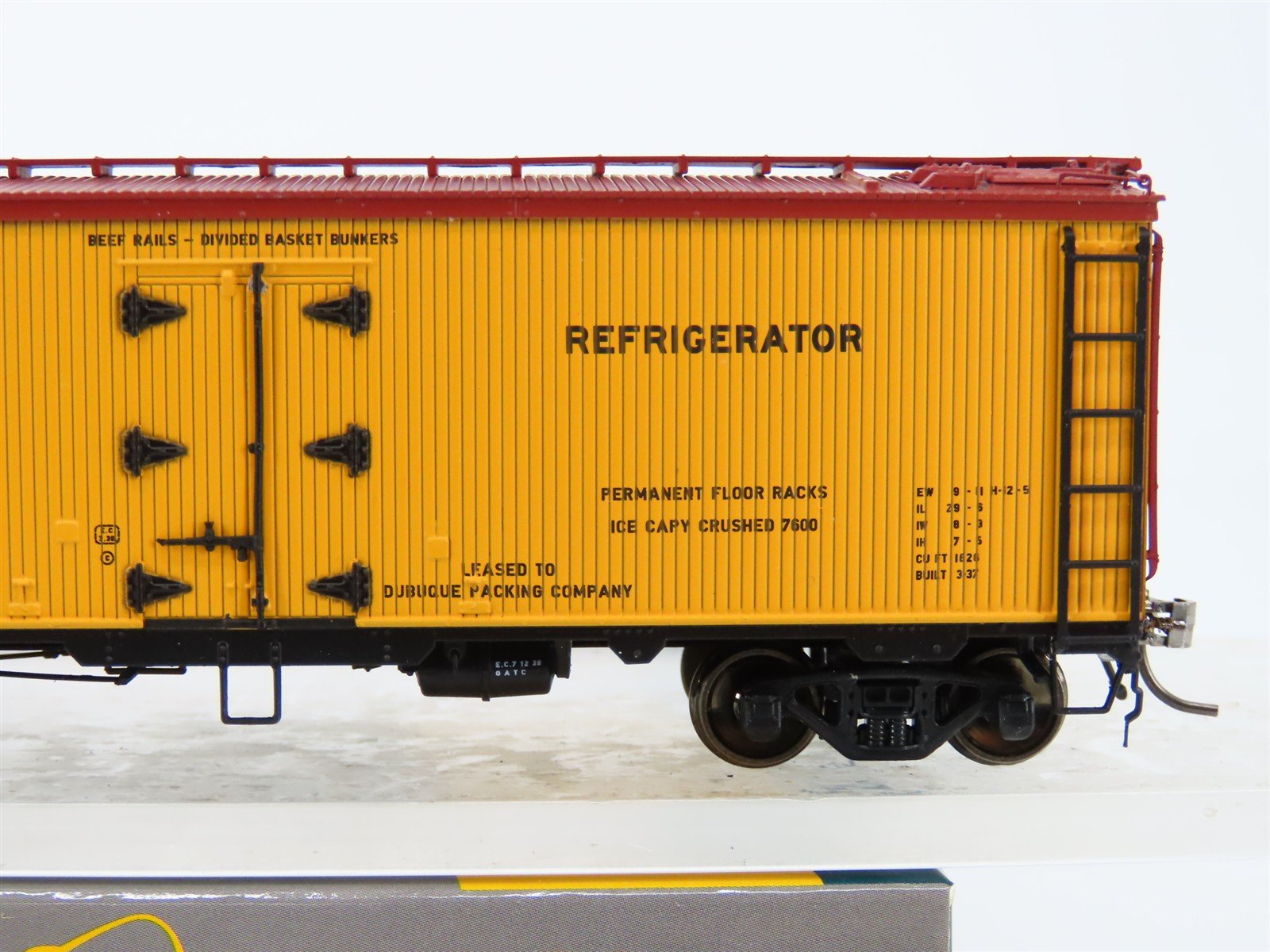HO Scale Rapido 121061-1 URTX Refrigerator GARX 37' Meat Reefer #63063