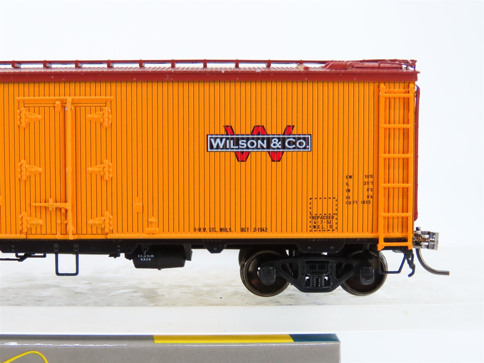 HO Scale Rapido 121062-1 WCLX Wilson & Co. GARX 37' Meat Reefer #8689