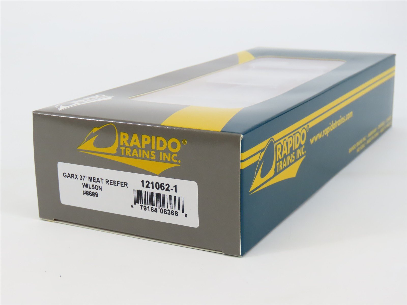 HO Scale Rapido 121062-1 WCLX Wilson & Co. GARX 37' Meat Reefer #8689