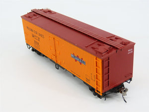 HO Scale Rapido 121062-2 WCLX Wilson & Co. GARX 37' Meat Reefer #9030