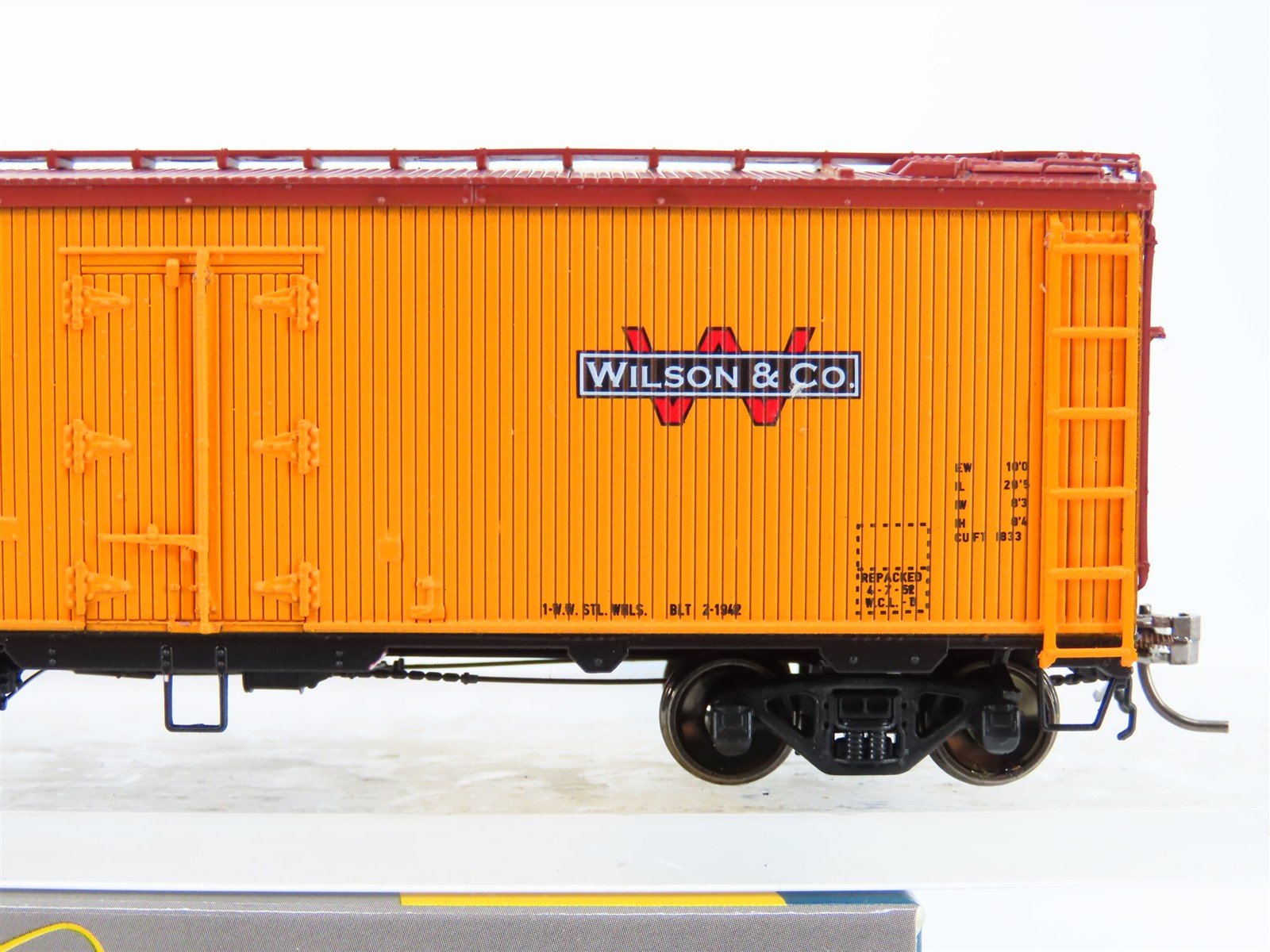 HO Scale Rapido 121062-4 WCLX Wilson & Co. GARX 37' Meat Reefer #9452