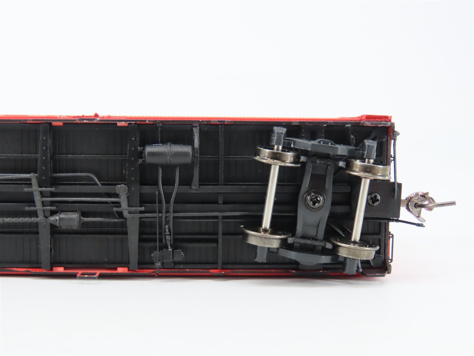 HO Scale Rapido 121059-3 SRLX Swift (Red Scheme) GARX 37' Meat Reefer #2772